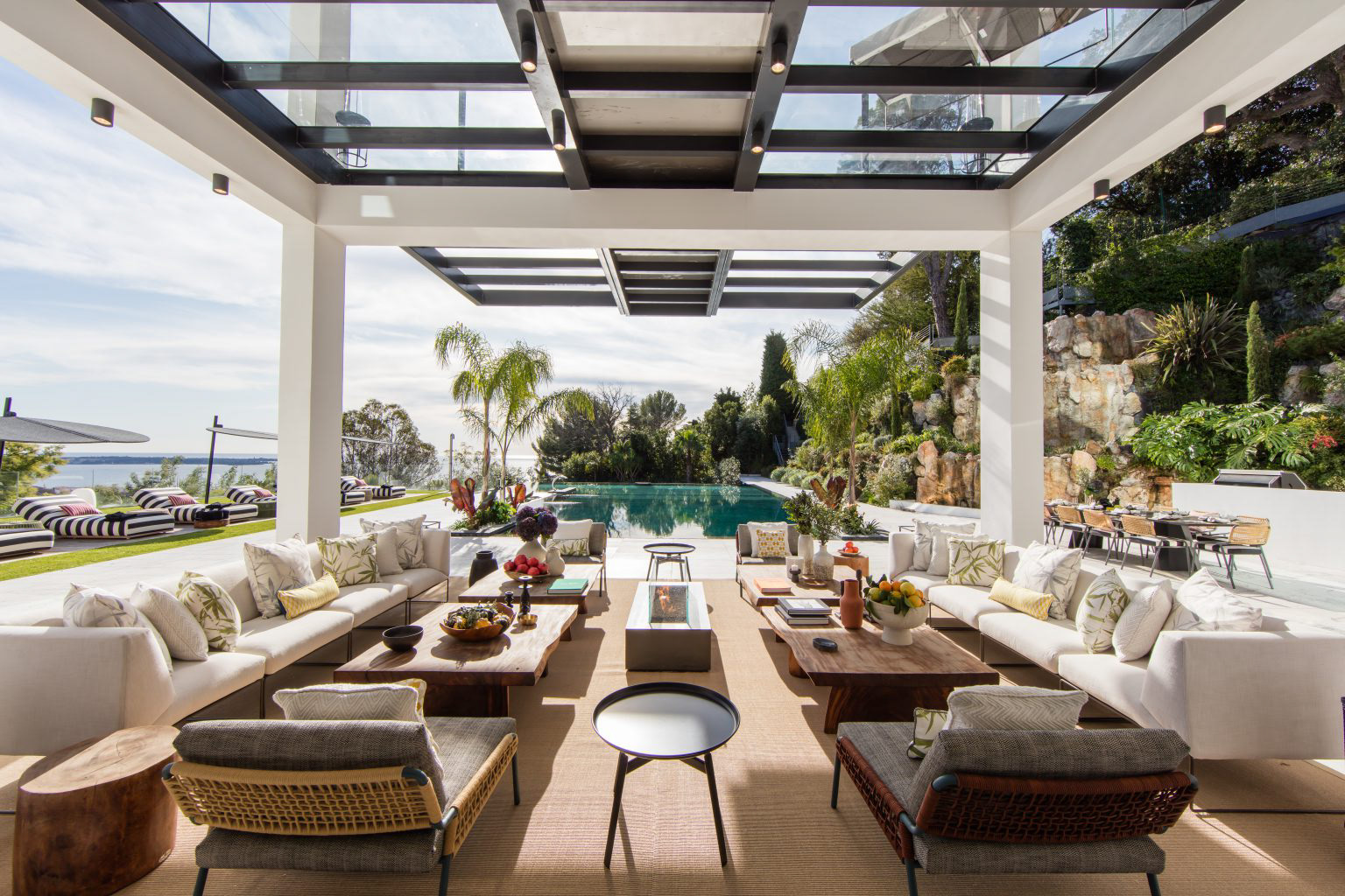 outdoor living room