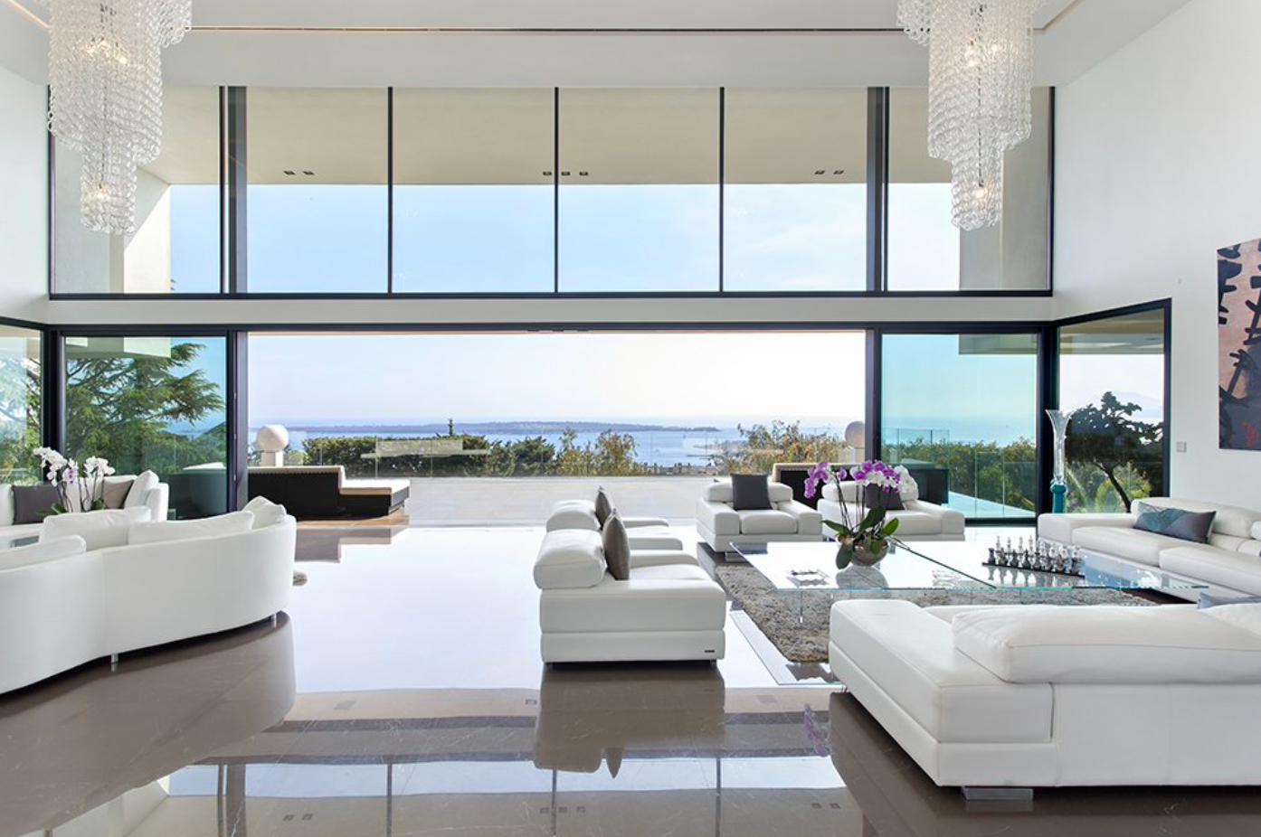 LIVING OPEN ON SEA VIEW