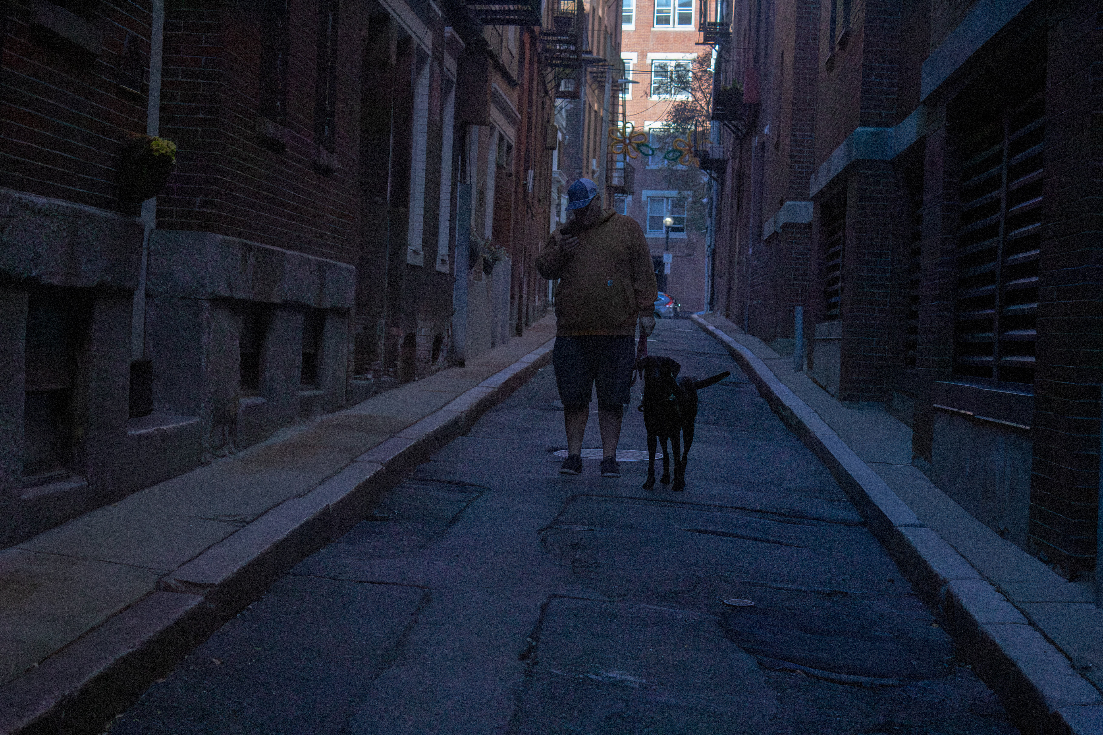 There's something so wonderful about this alleyway.