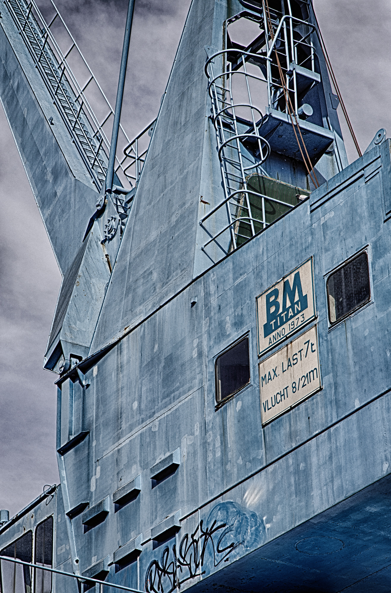 Dockyard Majesty - 3