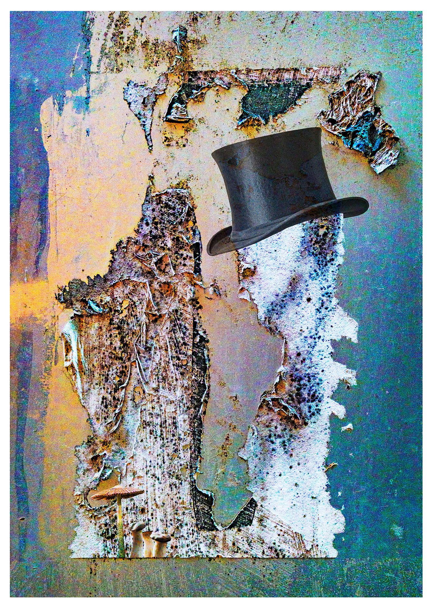 313 / 5,000 Un mur recouvert de papier peint décollé cache des images cachées dans les formes et les débris. Ces images pourraient être interprétées comme un pistolet, un homme de profil et une colonne en ruine, peut-être artificielle ou un tronc d'arbre. Un haut-de-forme noir a été ajouté à l'homme, et quatre champignons poussent au pied du pilier, dans le chaos.
