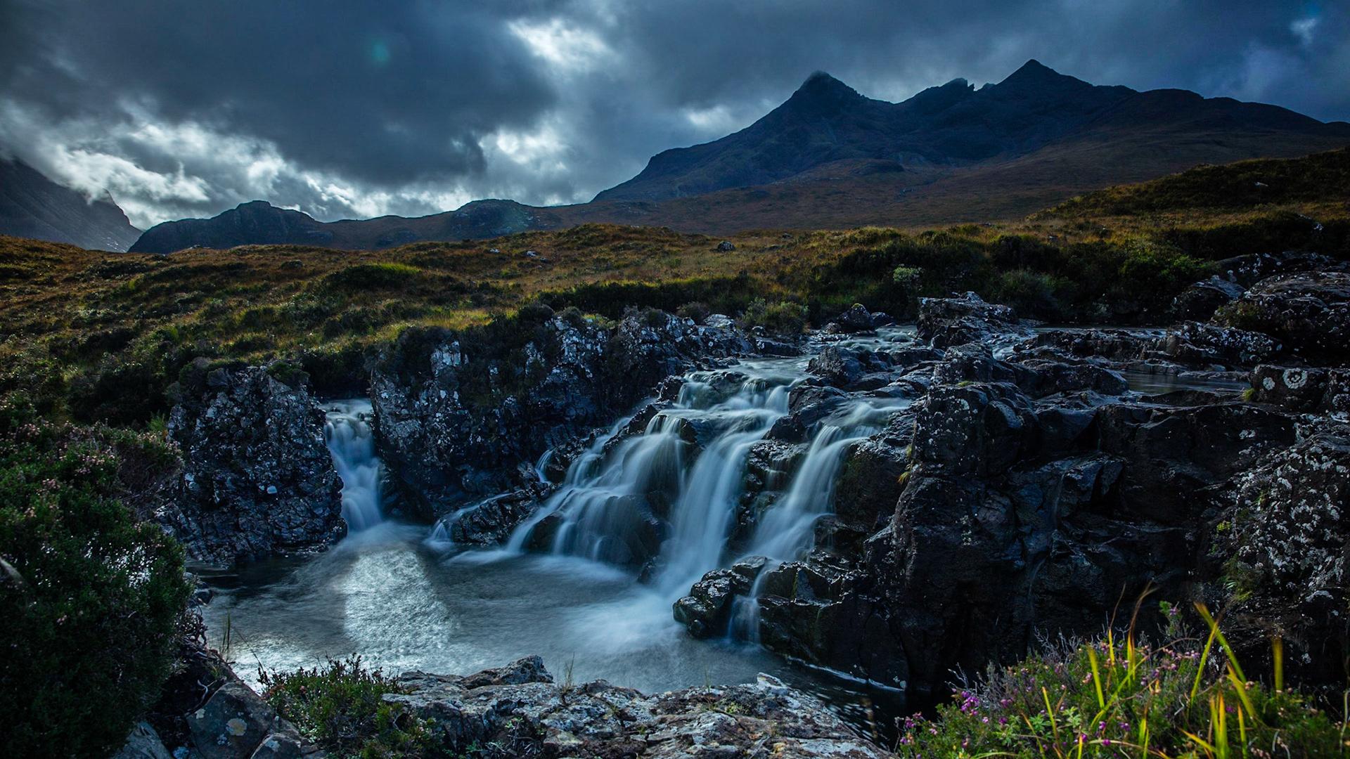 Allt Dearg Mor Waterfall, Sligachan