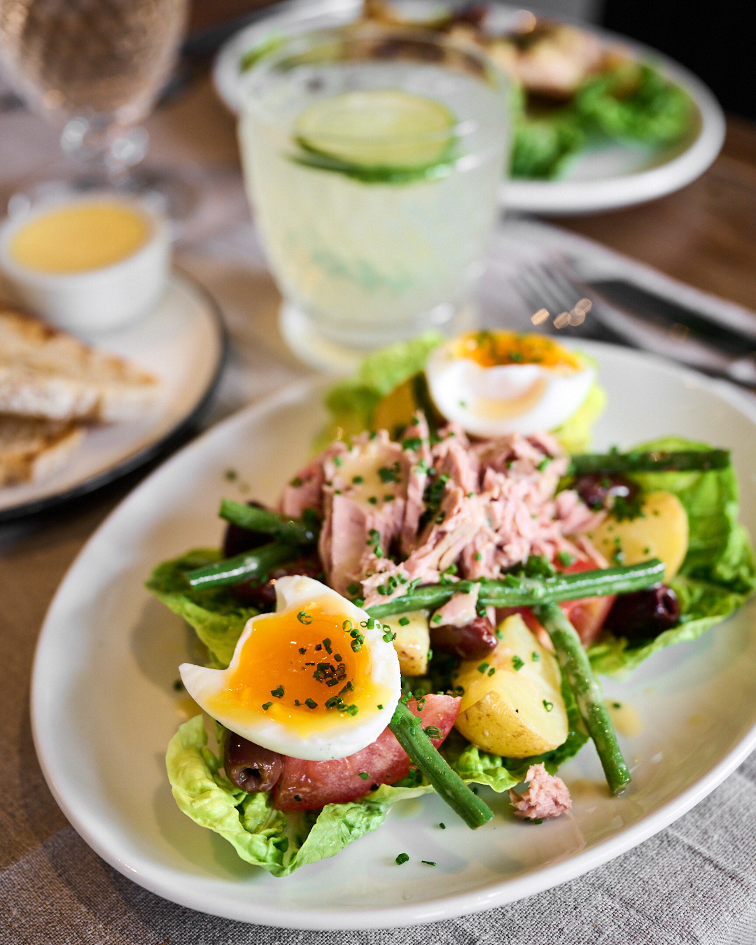A close up food photography image of a tuna nicoise salad taken by Anusha Stewart