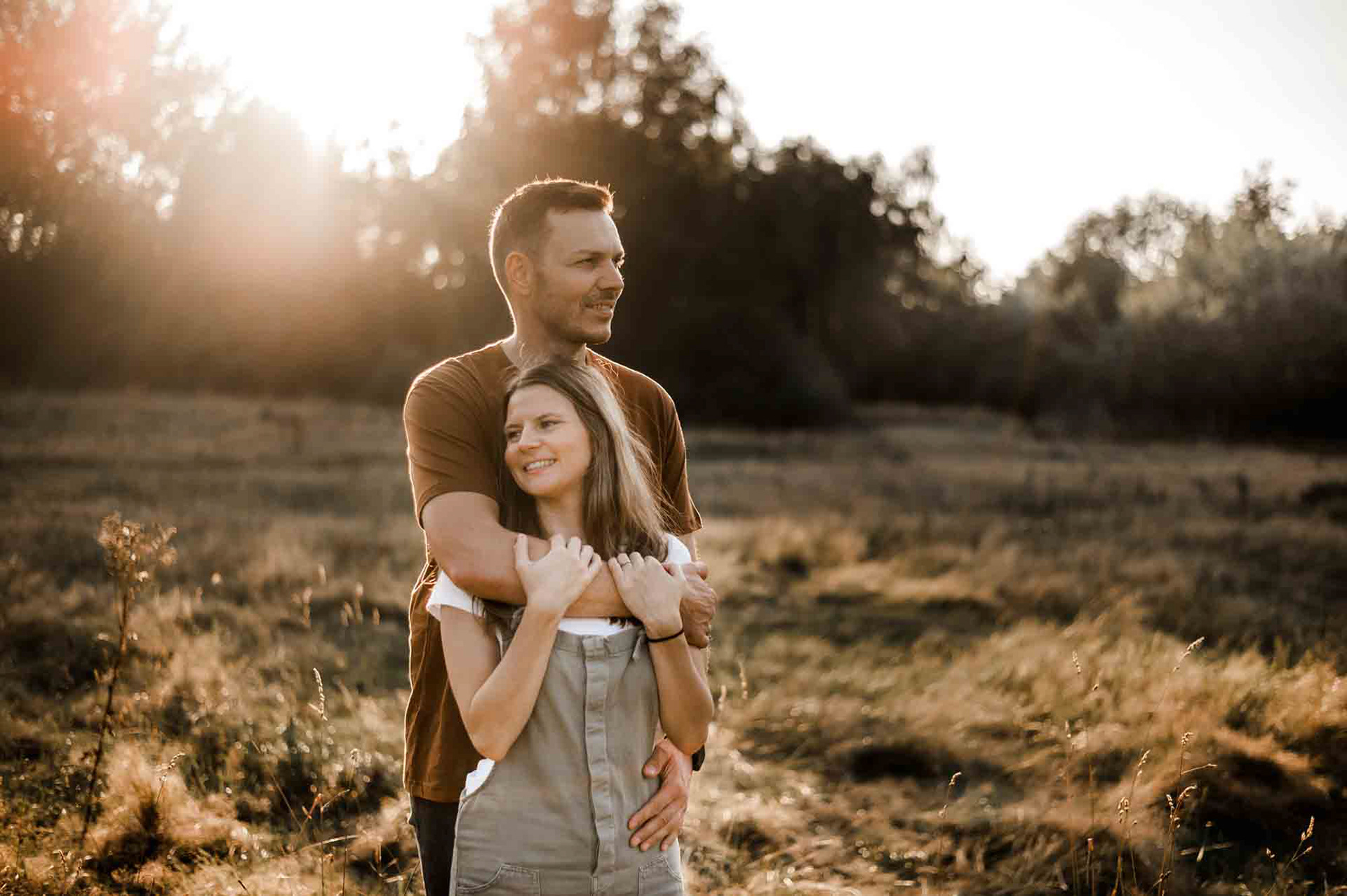 Engagement Shooting | Paarshooting vor der Hochzeit auf dem Feld