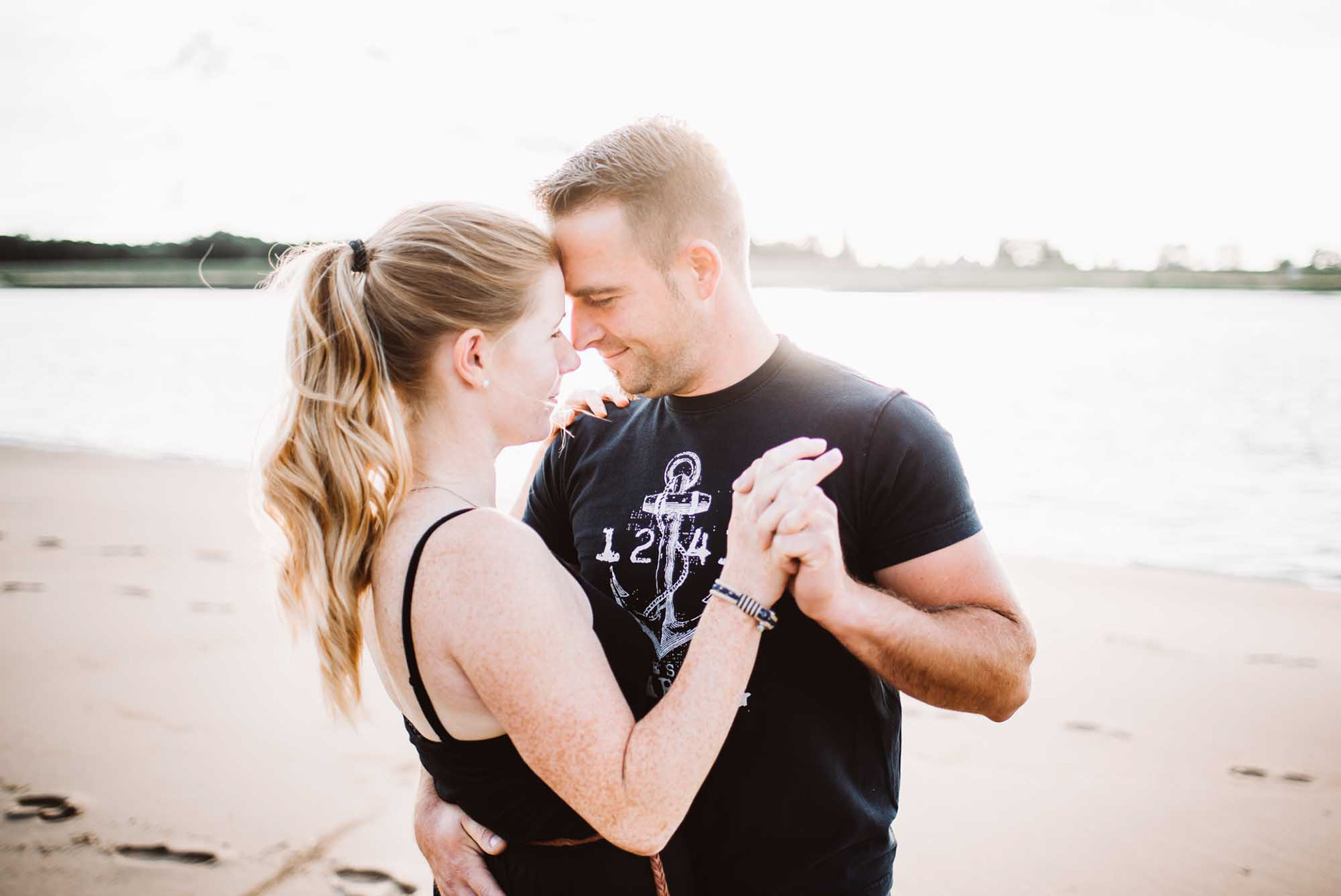 Engagement Shooting | Paarshooting vor der Hochzeit an der Elbe