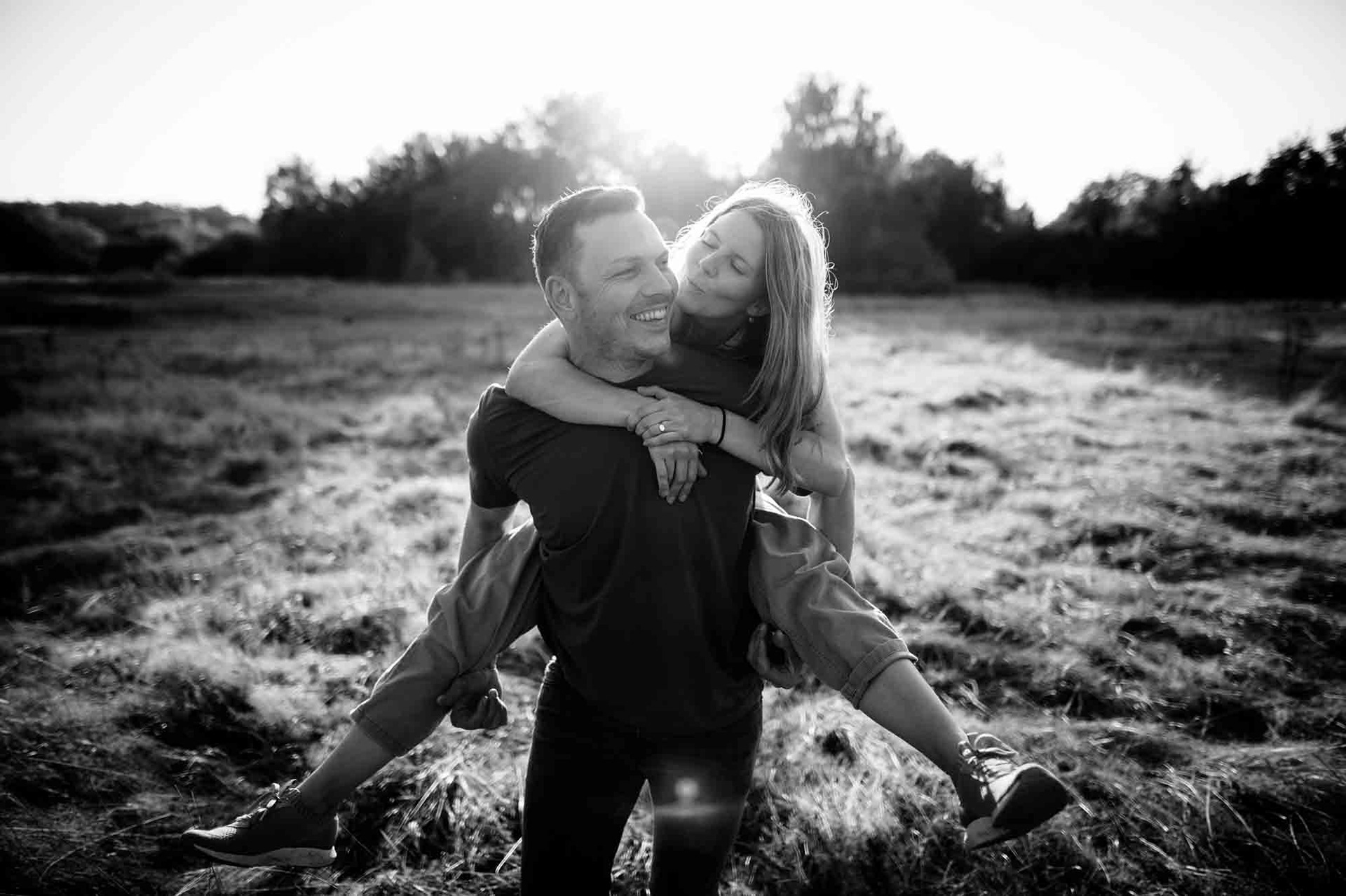 Engagement Shooting | Paarshooting vor der Hochzeit auf dem Feld