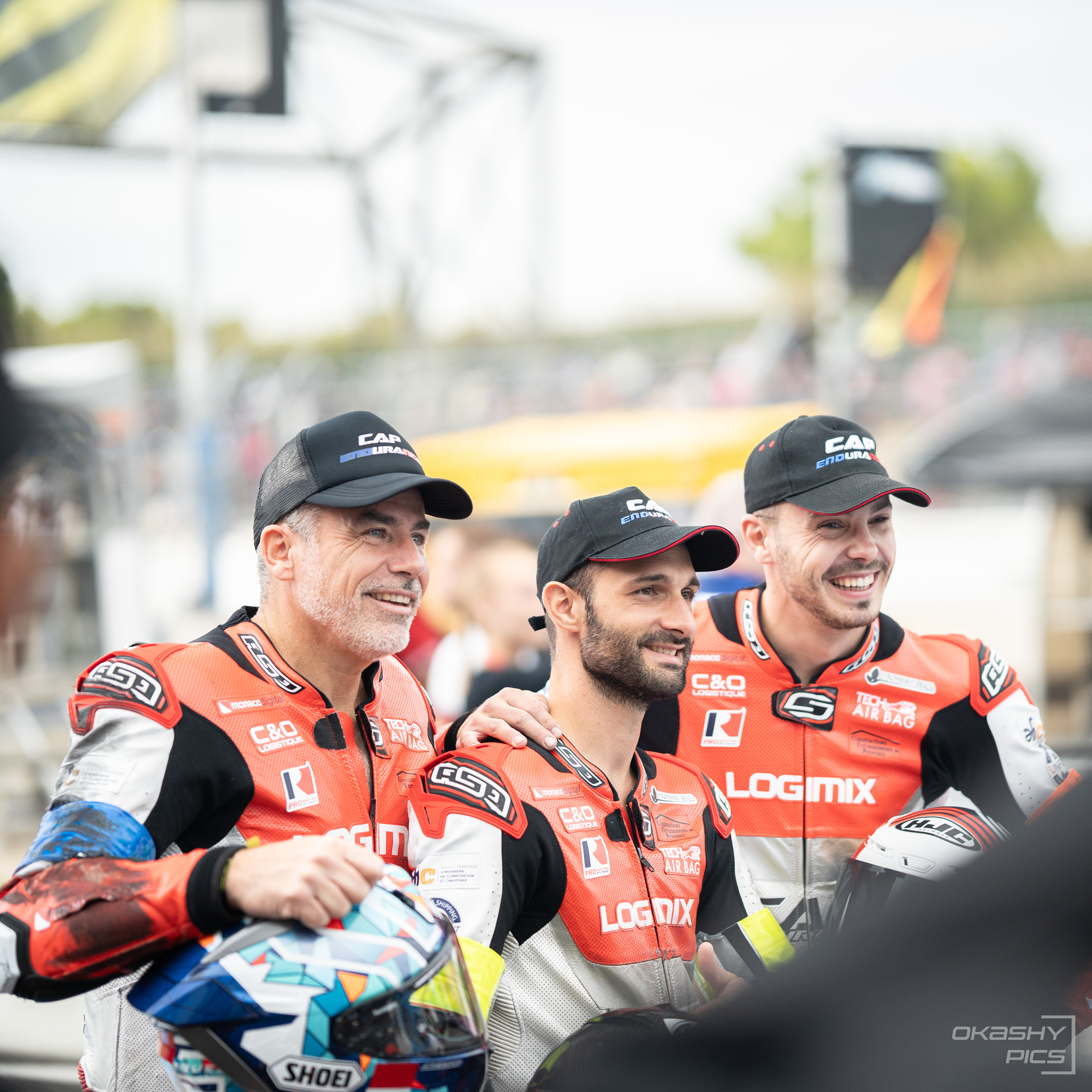 3 pilotes du team réunis