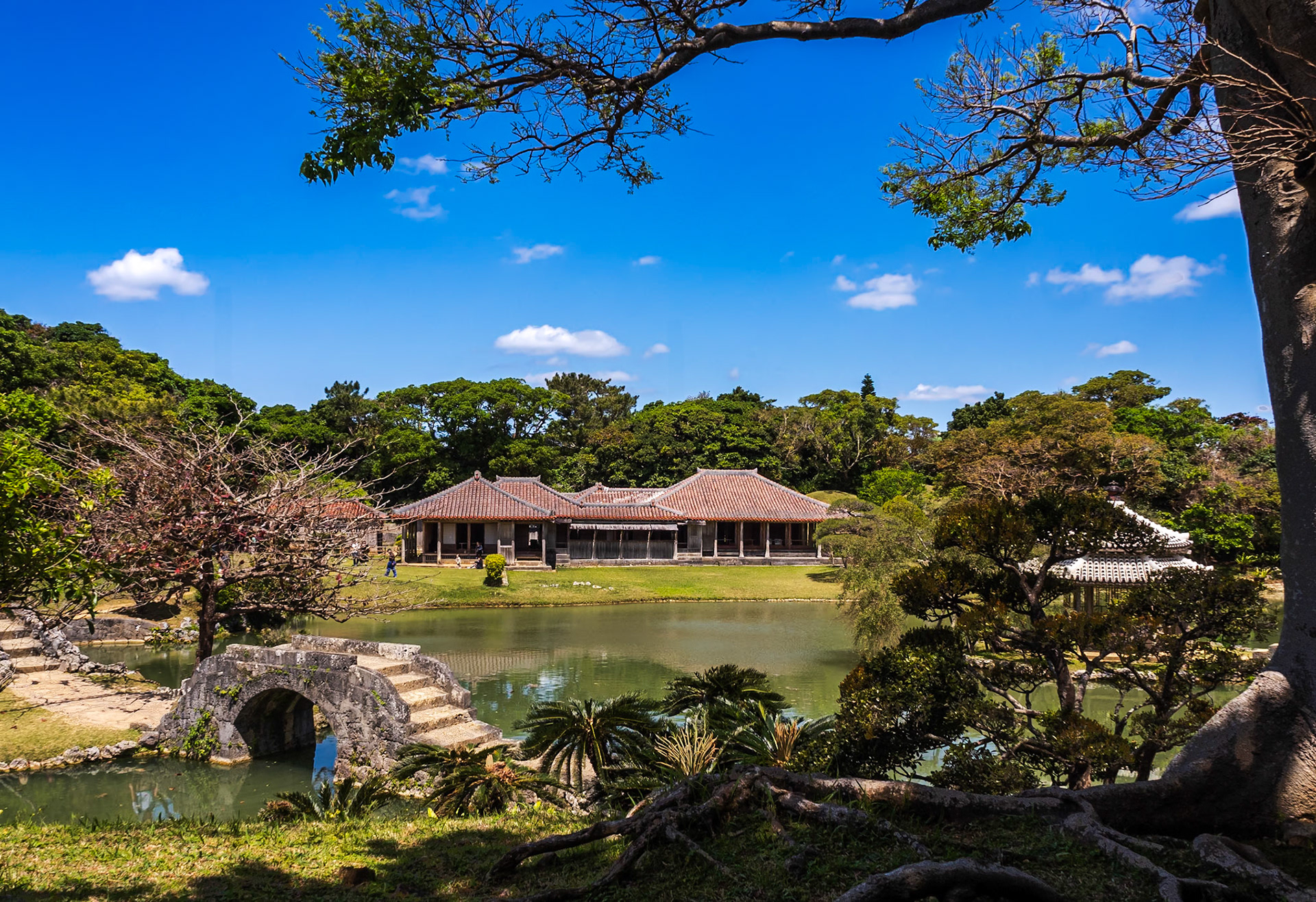 Oishi Bridge and Palace