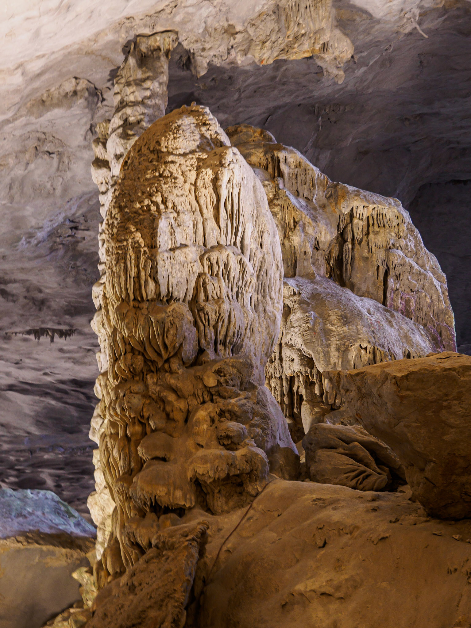 Sung Sot Caves