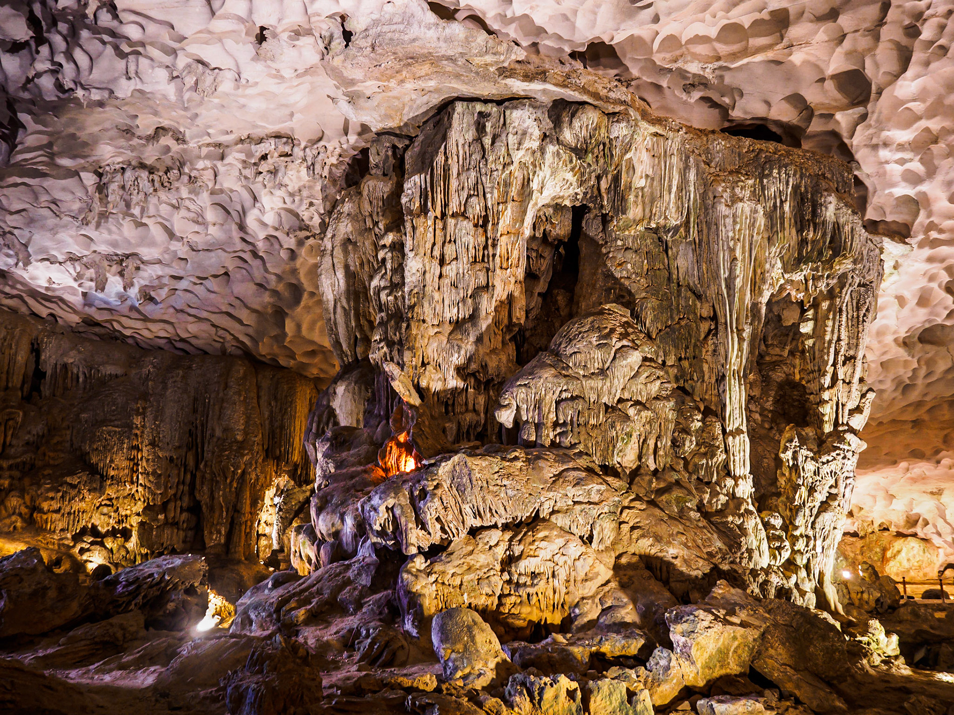 Sung Sot Caves