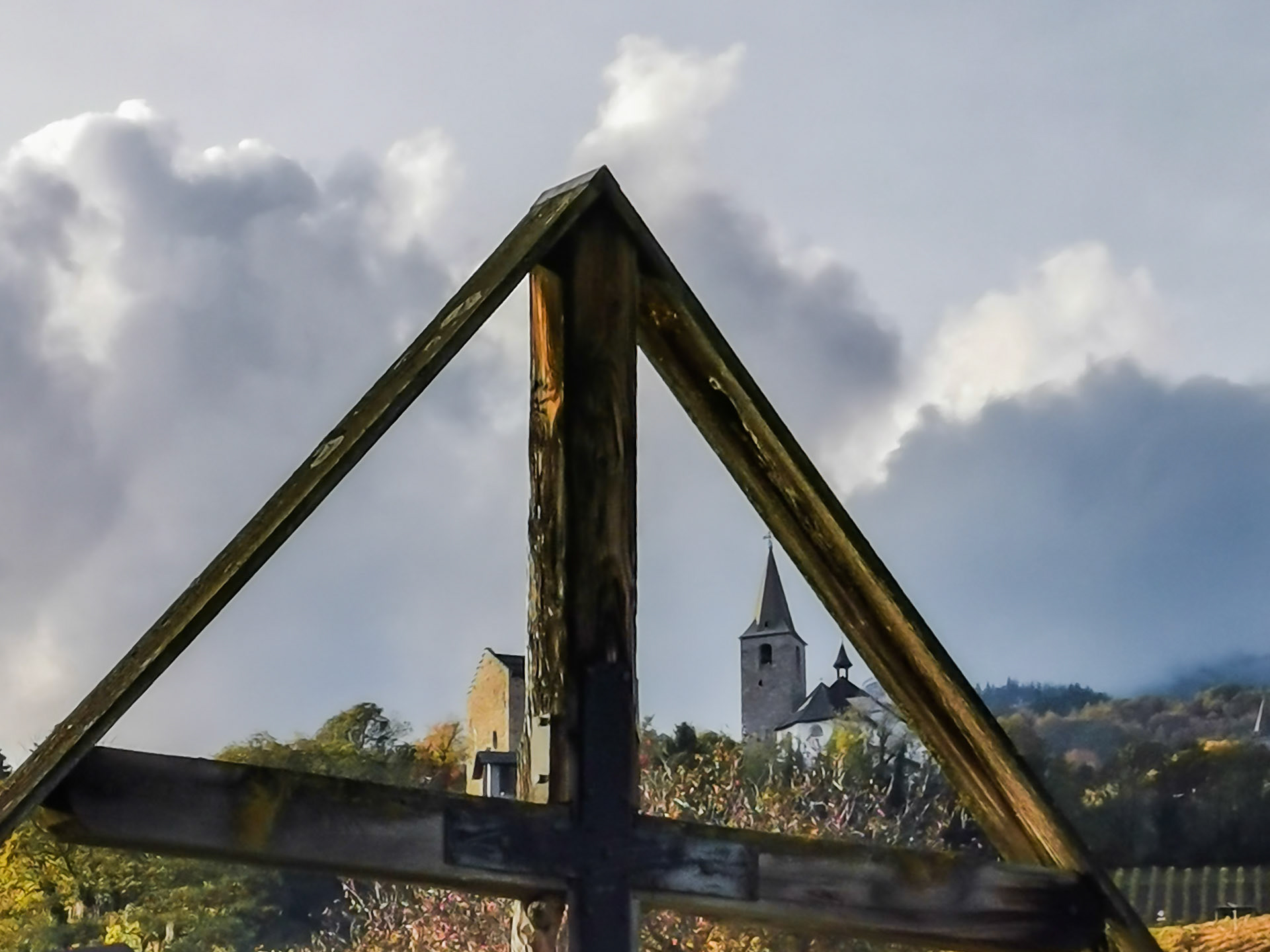 Vue depuis Veyras, ancienne croix promenage Rilke