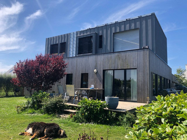 Villa Merida: mise en oeuvre du bardage zinc