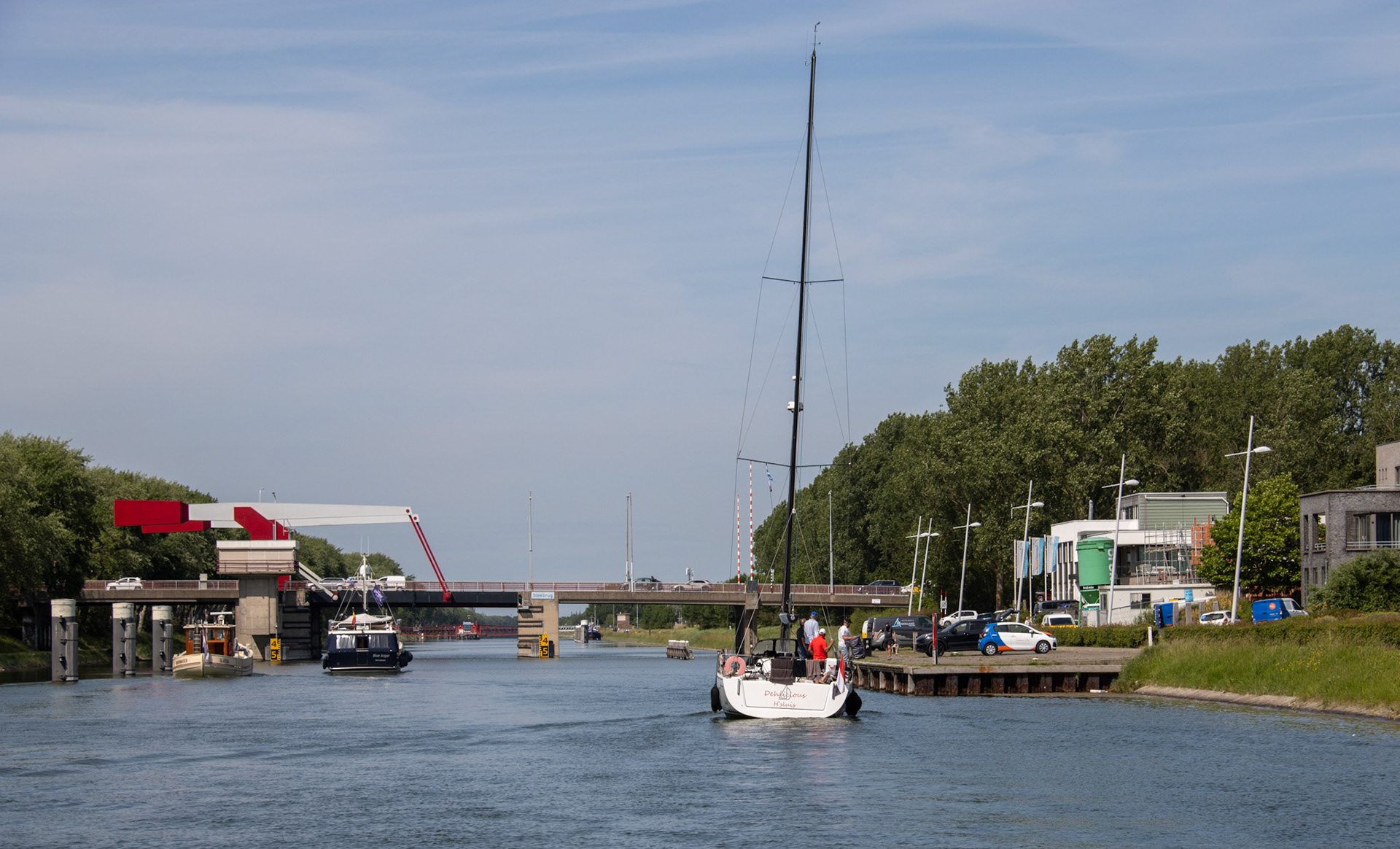 The  blue wave of boats