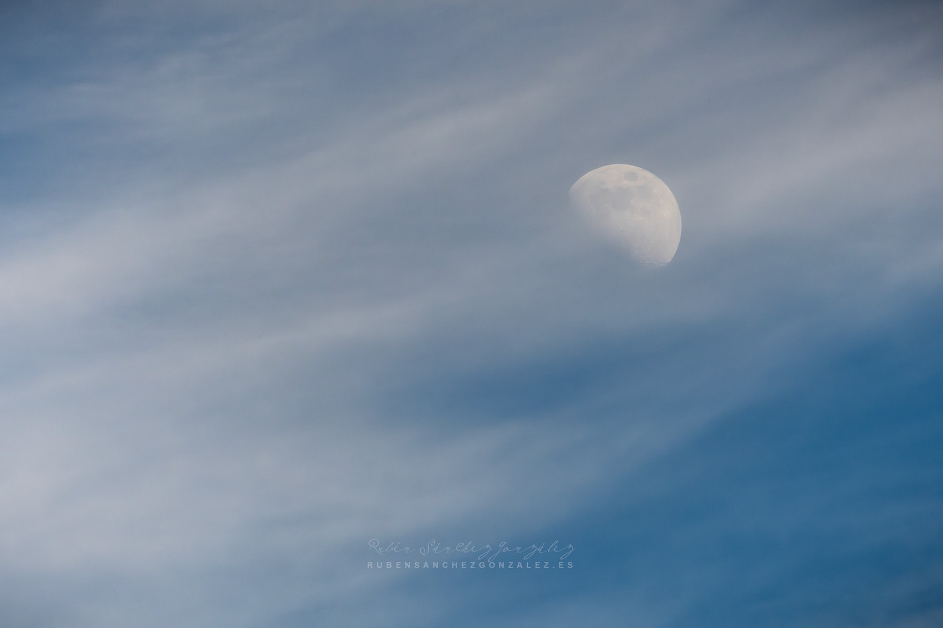 Luna diurna - Diurnas