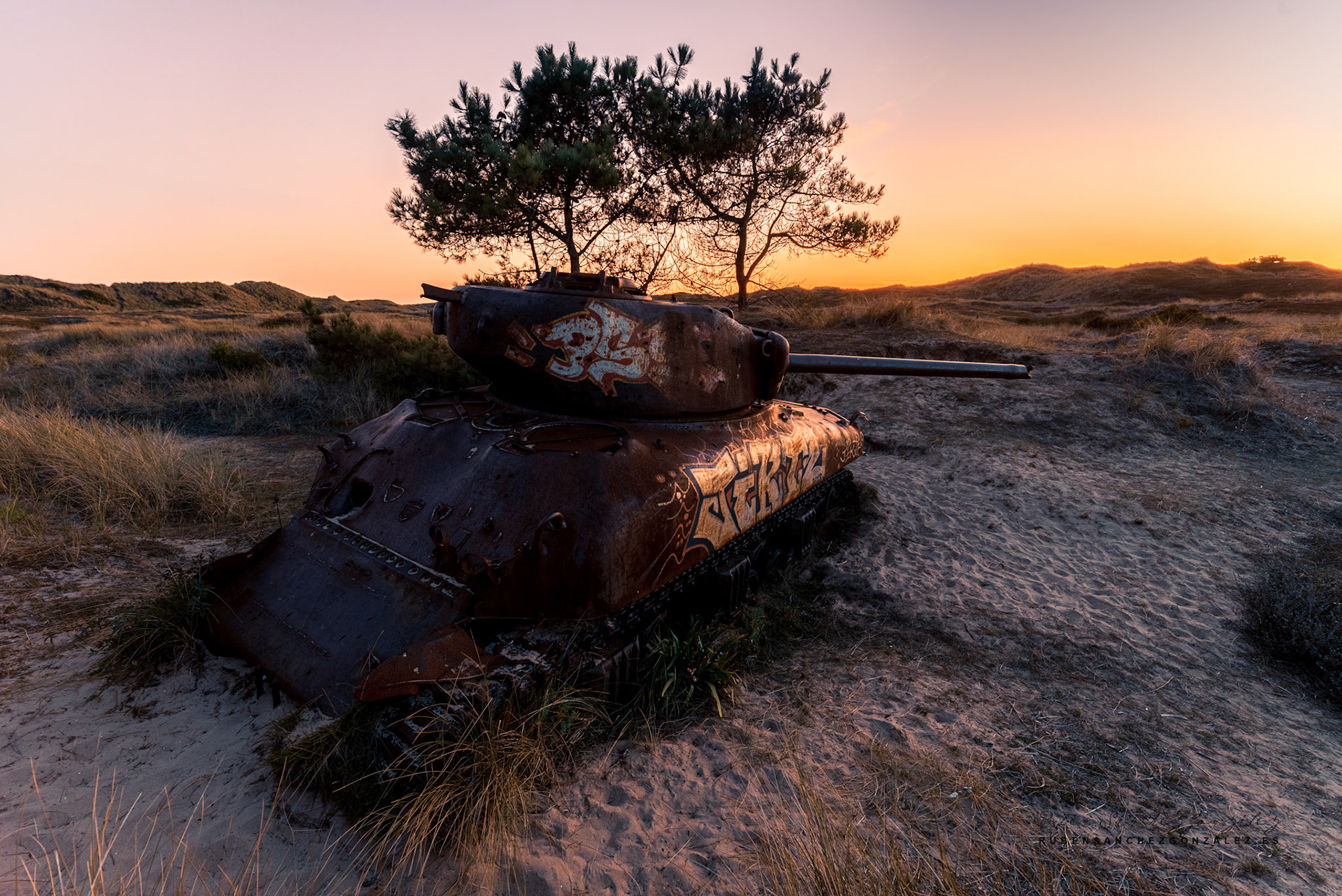 Dunas de Bivilles - Tanque Sherman M4 - Paisaje