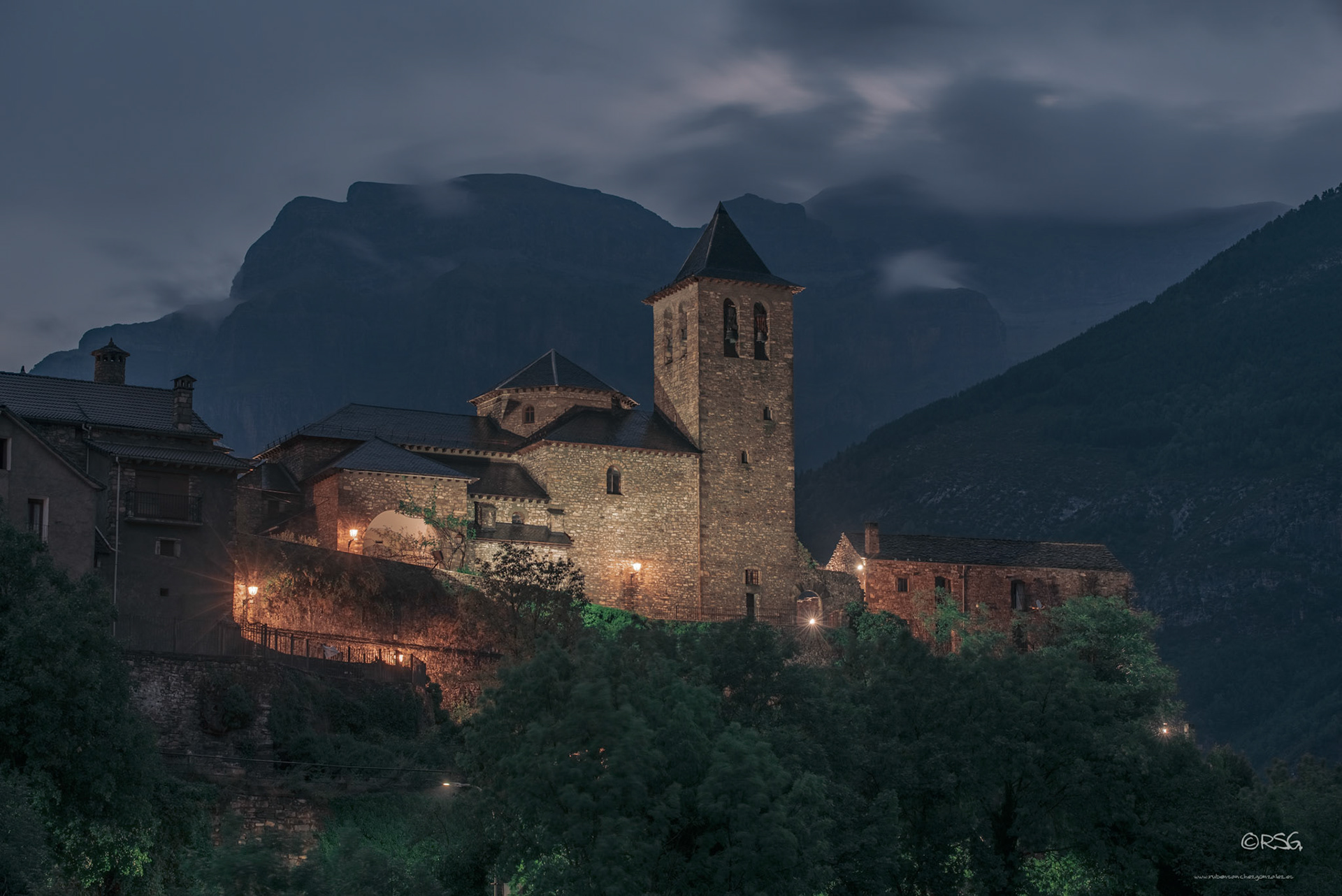 Iglesia de Torla - Ordesa.