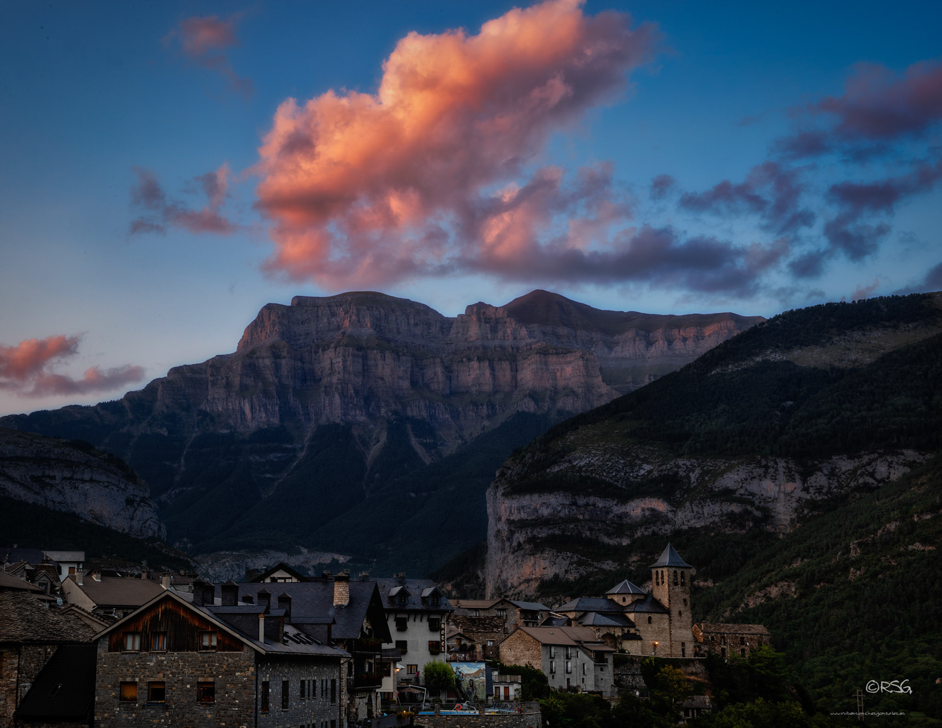 Atardece sobre Torla - Ordesa