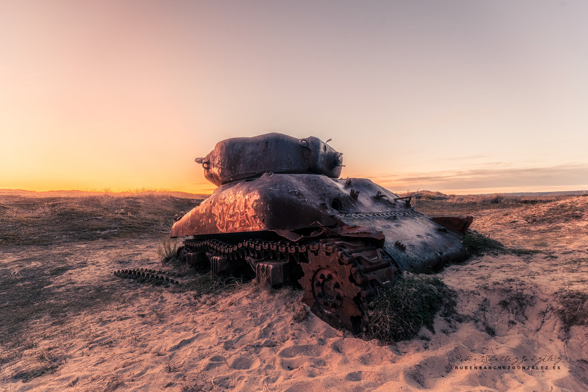 Dunas de Bivilles - Tanque Sherman M4 - Paisaje