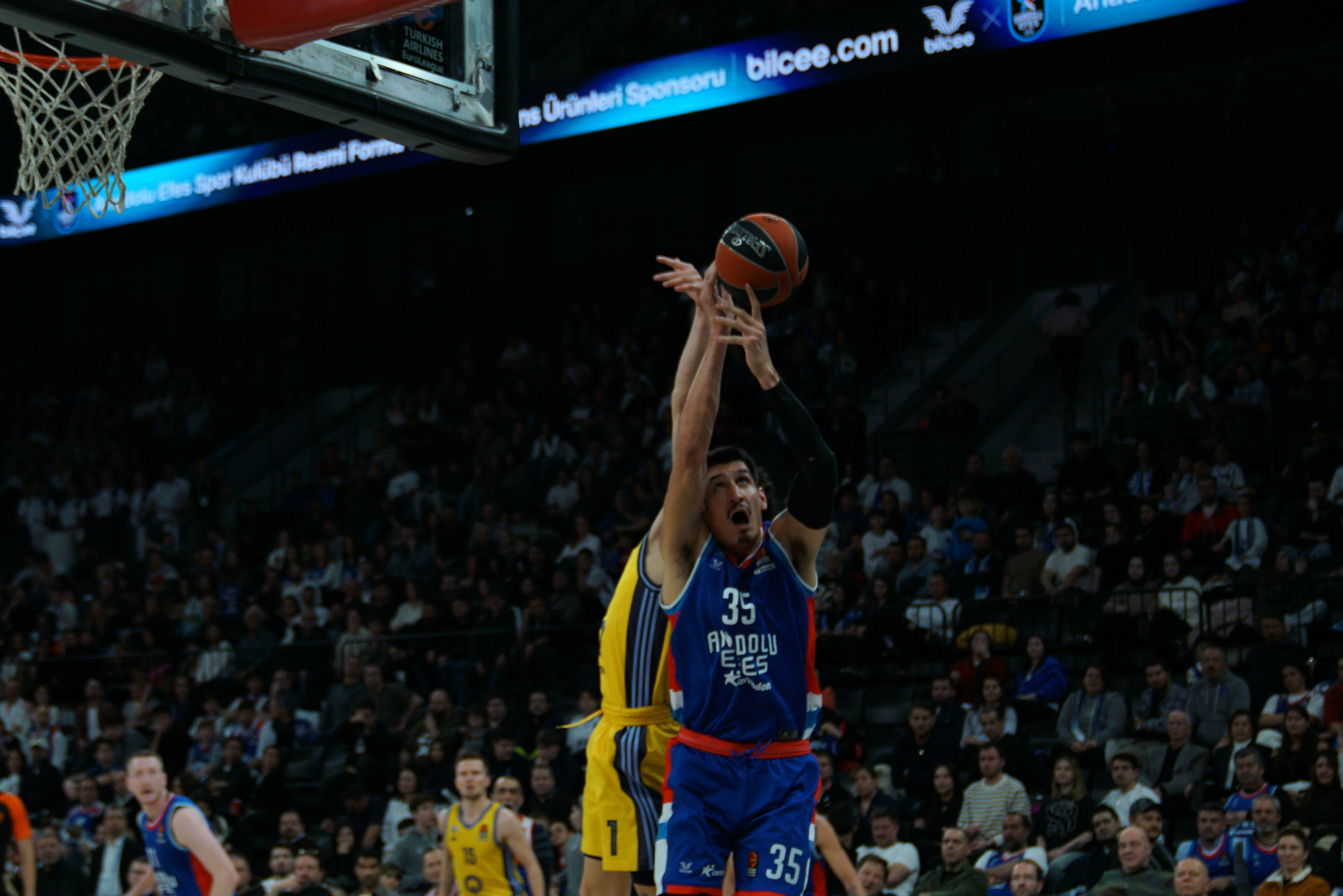 Derek Willis (front) of Anadolu Efes in action against Gabriele Procida (back) of Alba Berlin during the EuroLeague Basketball match between Anadolu Efes vs Alba Berlin in Istanbul, Turkey on February 28, 2025.