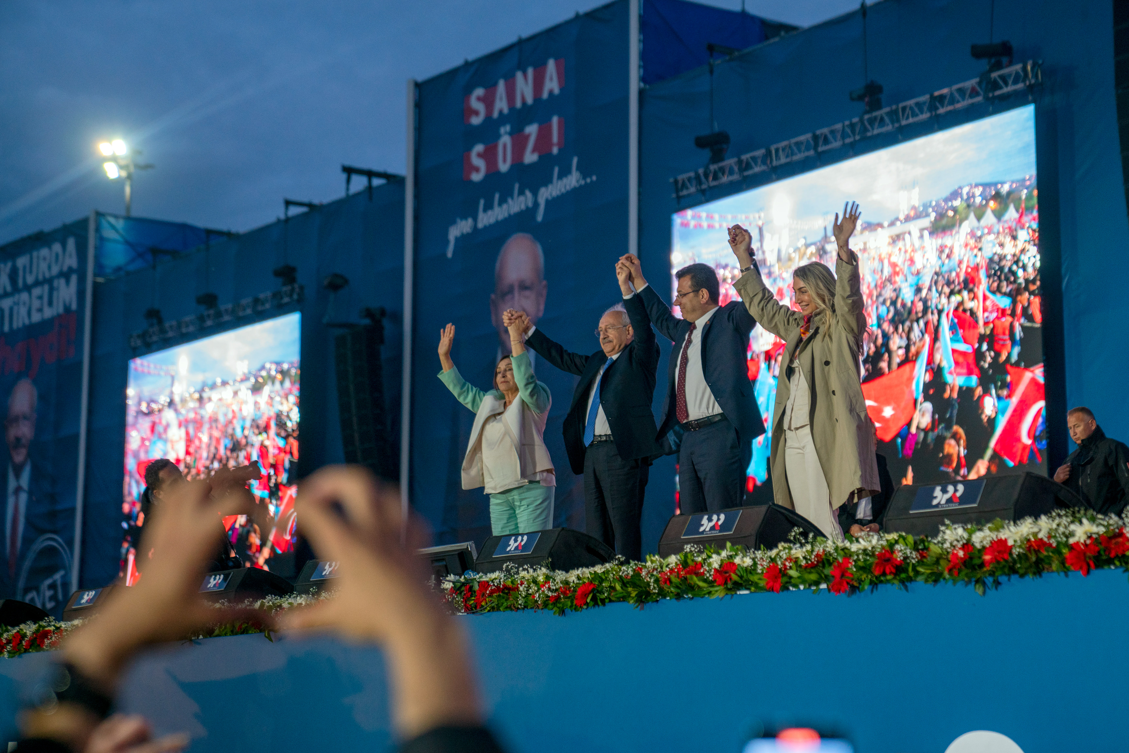 The presidential candidate of the Opposition Nation Alliance Kemal Kilicdaroglu (L) and Istanbul Metropolitan Mayor Ekrem İmamoğlu (R) are on stage at the Istanbul rally on May 6, 2023. 