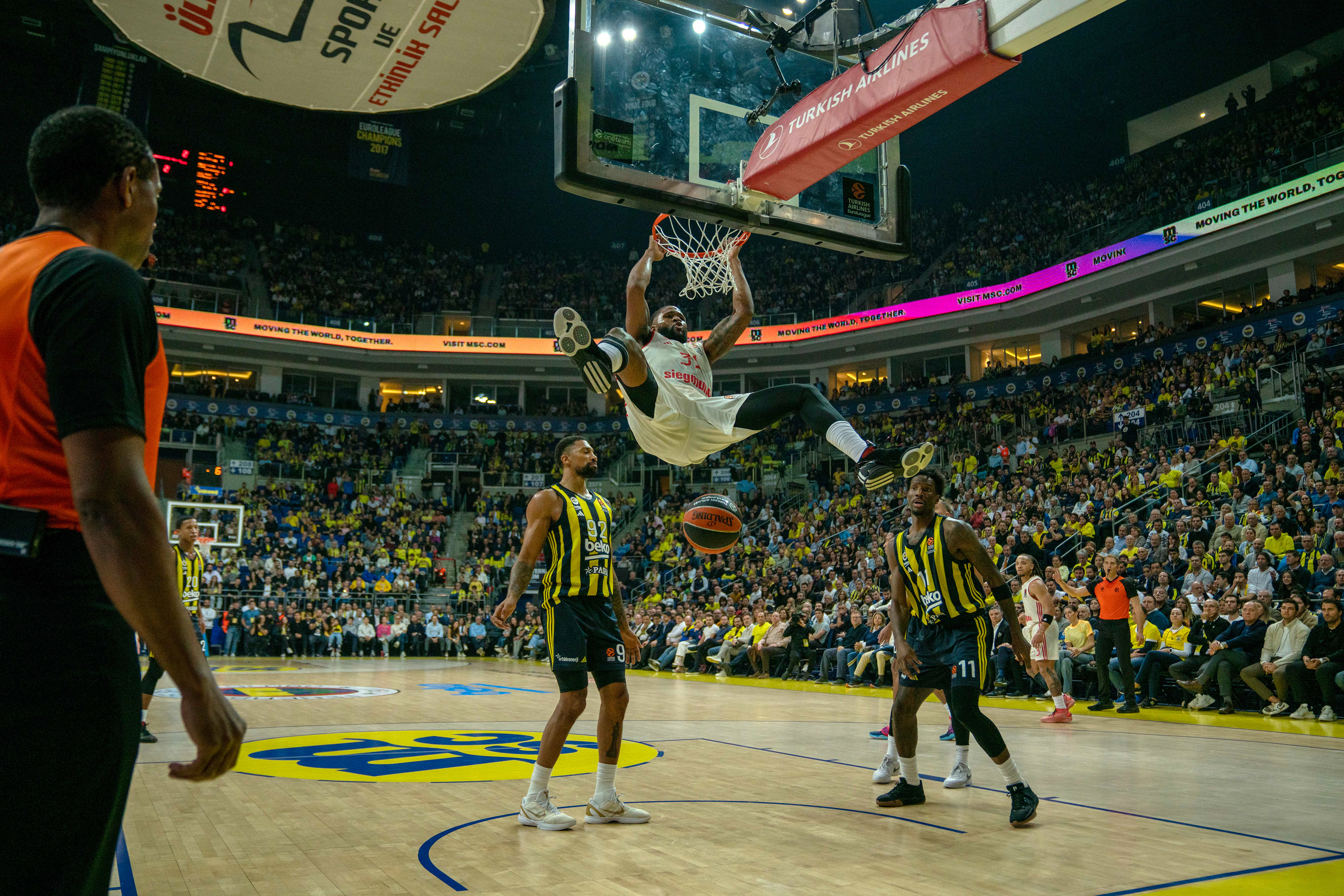Devin Booker of Bayern Munich in dunking at the EuroLeague Basketball match between Fenerbahce vs Bayern Munich in Istanbul, Turkey on November 12, 2024.