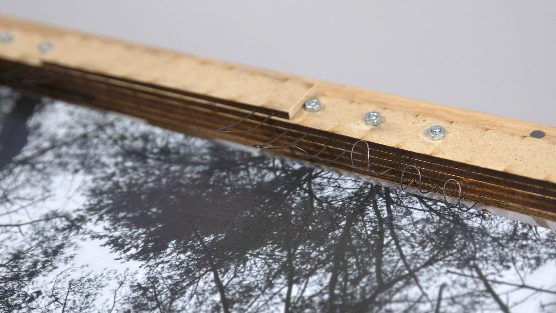 Aufhängung – Nitinol Draht