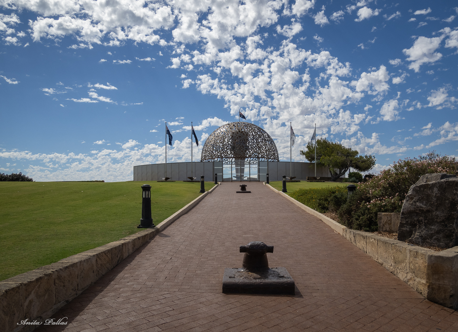 HMAS Sydney, Geraldton