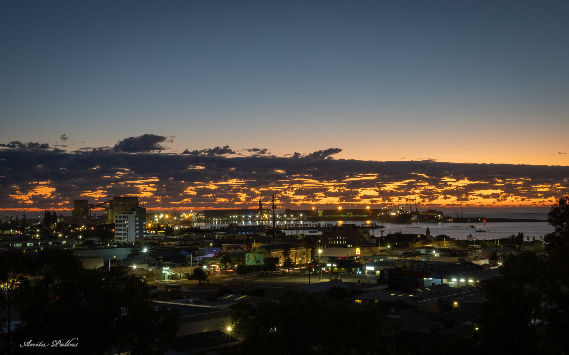 HMAS Sydney, Geraldton