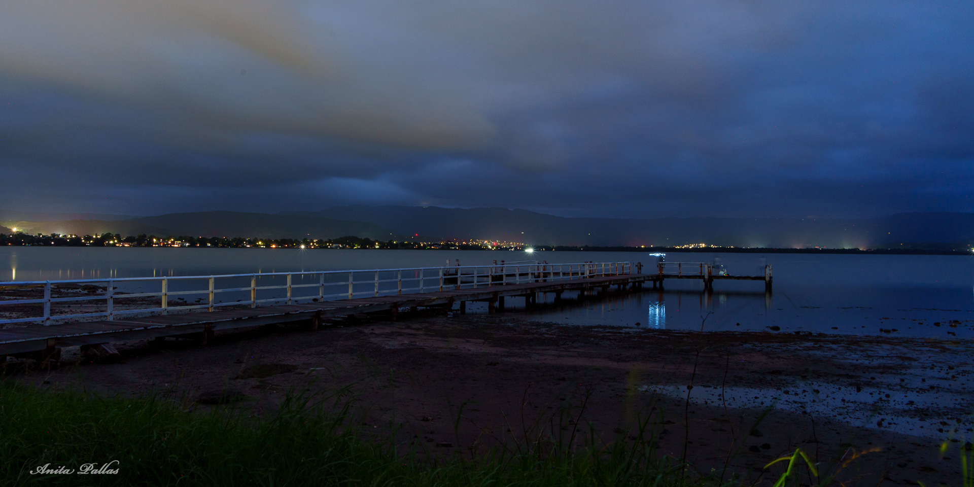 The long jetty, Boonerah Point, nSW