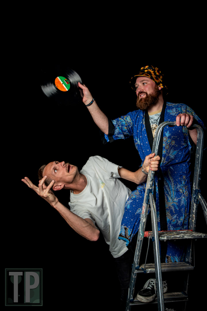 An imporvised duo portrait of DJs Muts en De Lange during a studio portrait session.