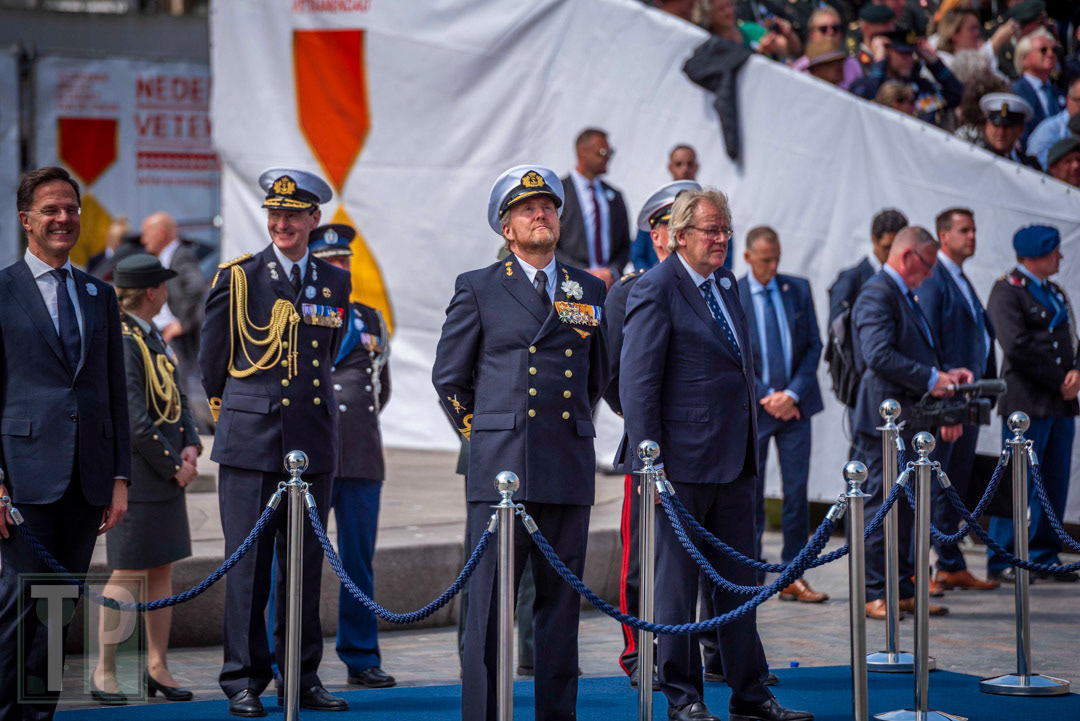 Dutch King Willem-Alexander watches a military flyover of helicopters and F35 jets during the Nederlandse Veteranendag 2024.