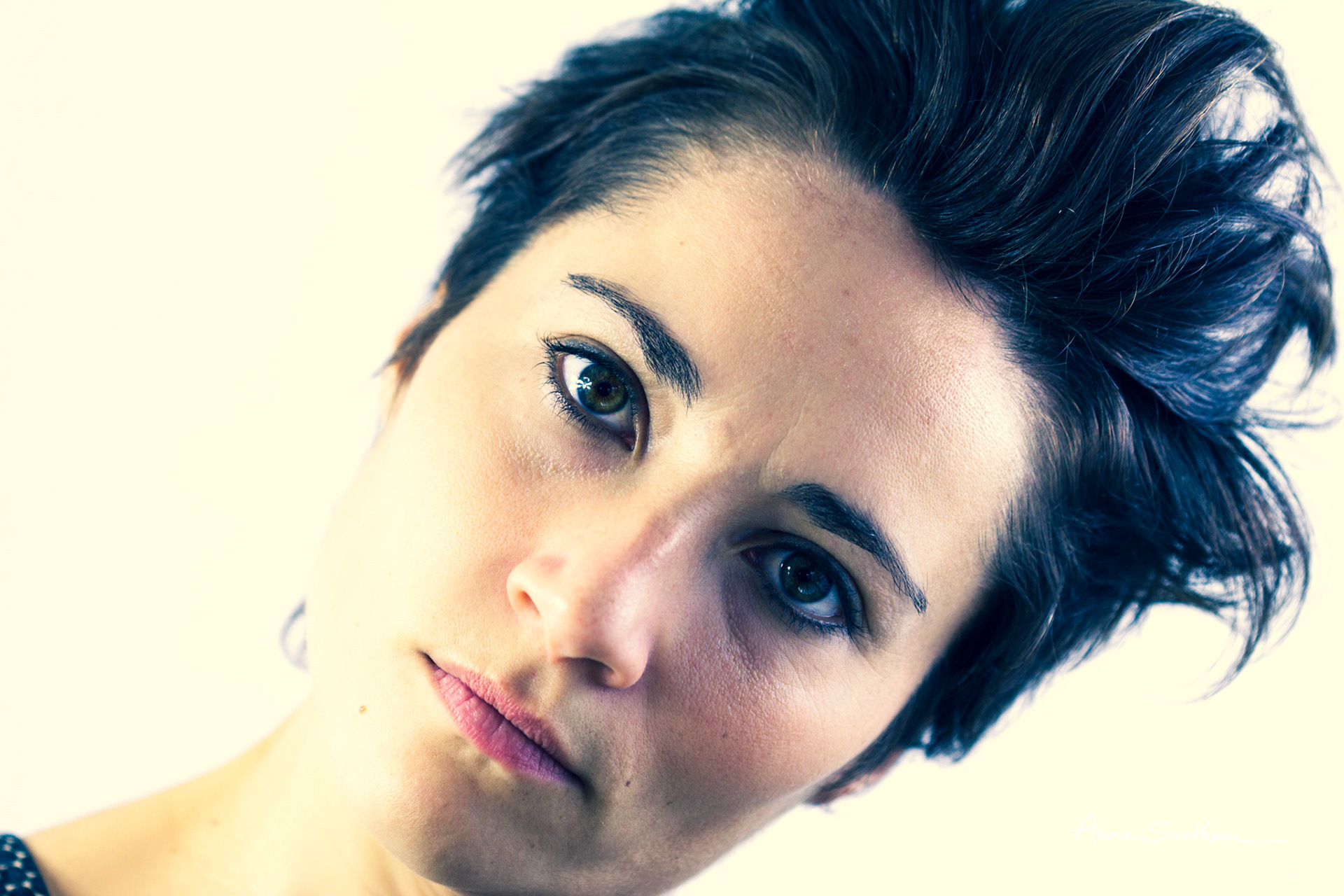 Anne J. de biais