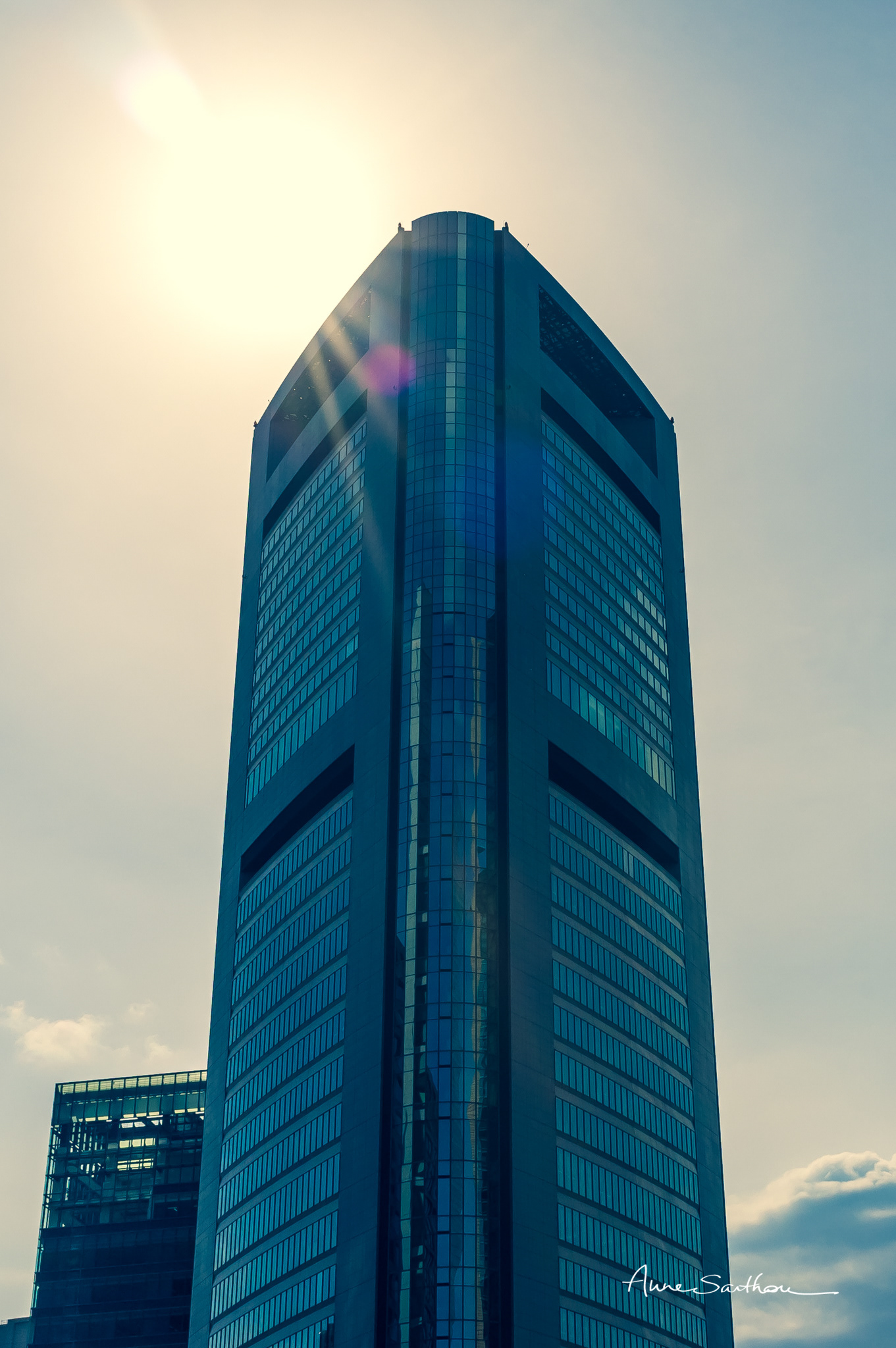Soleil et tour