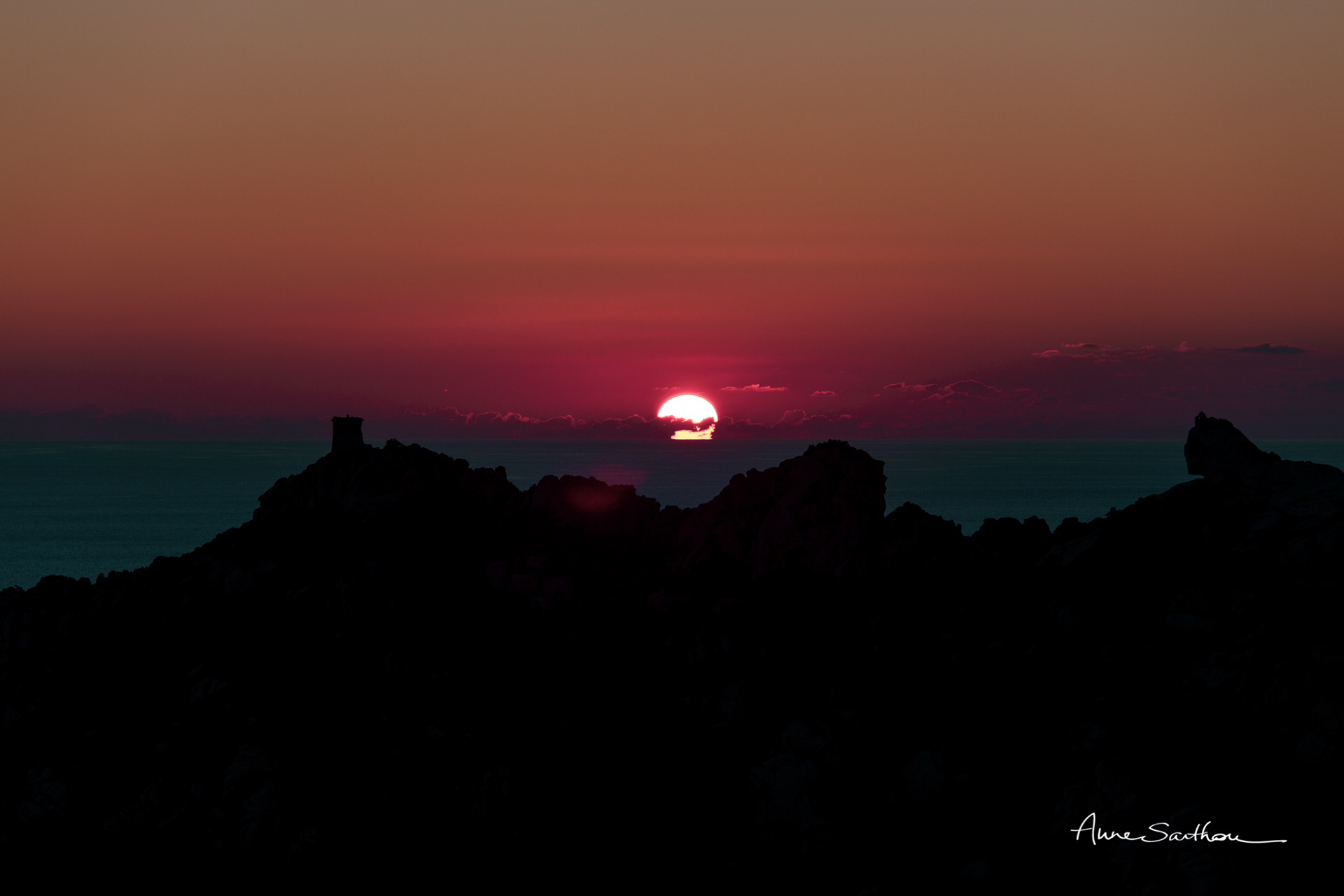 La nuit tombe sur le Lion