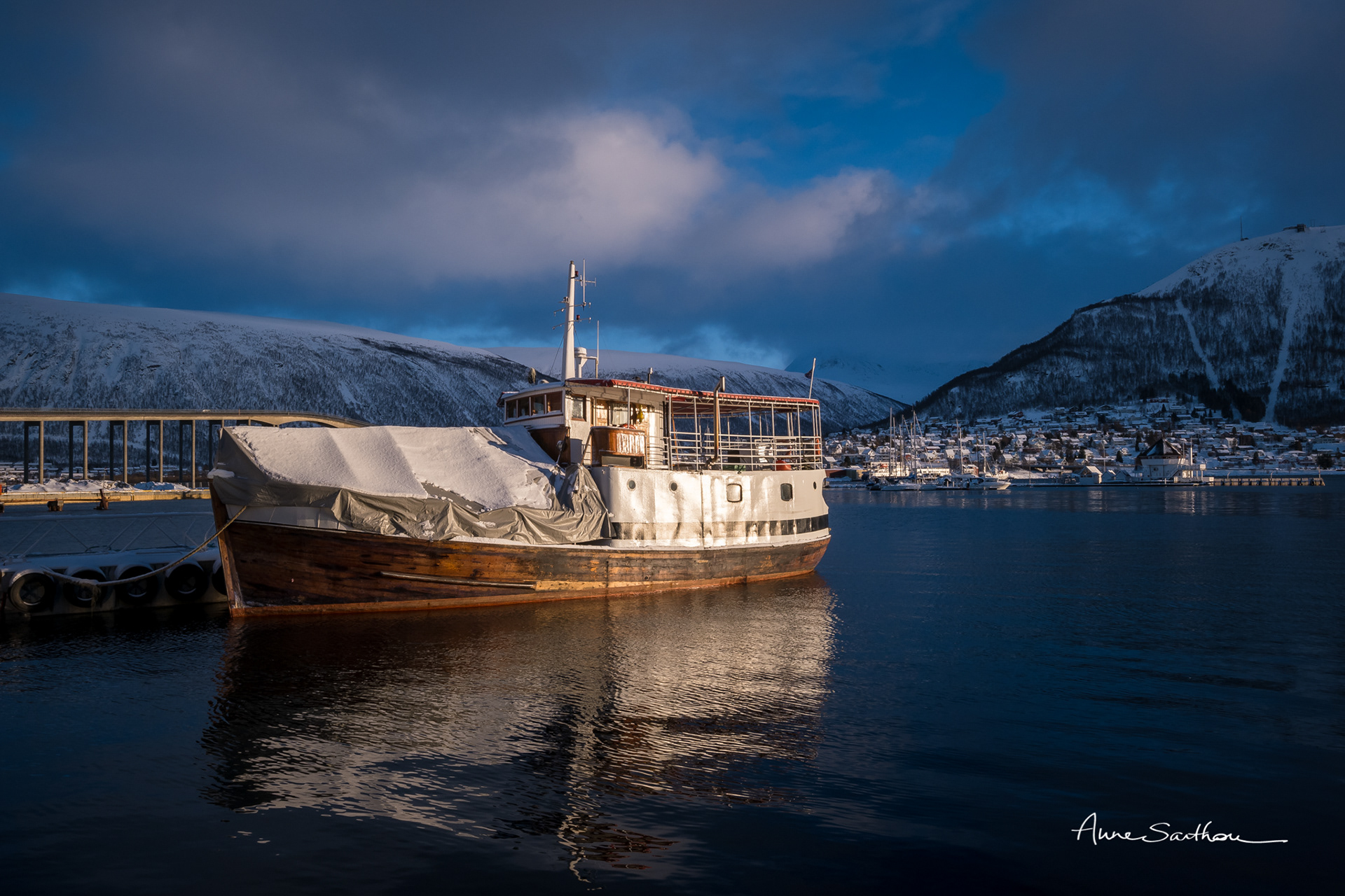Un bateau norvégien (Tromso, Norvège)