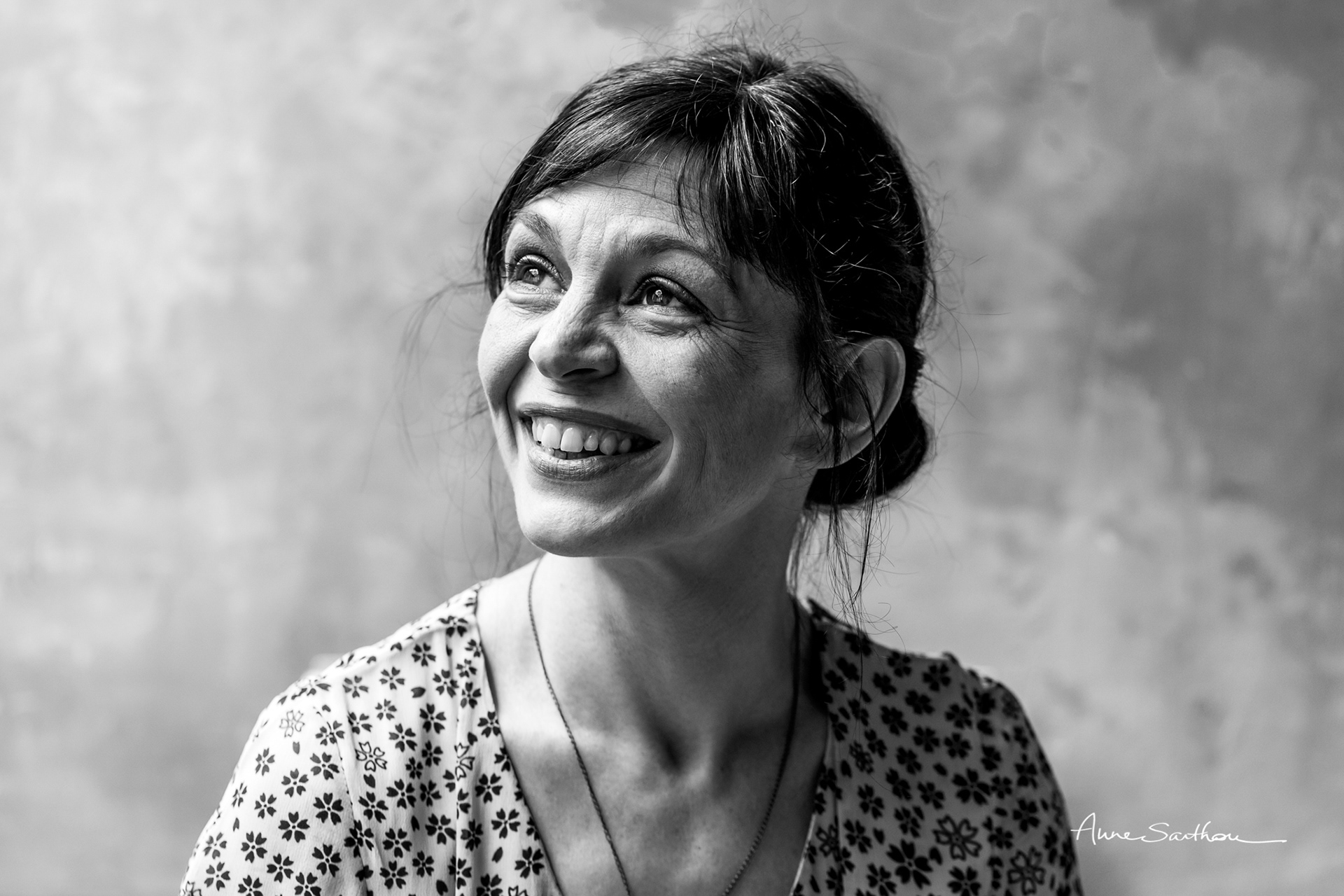 Laure T. dans la lumière