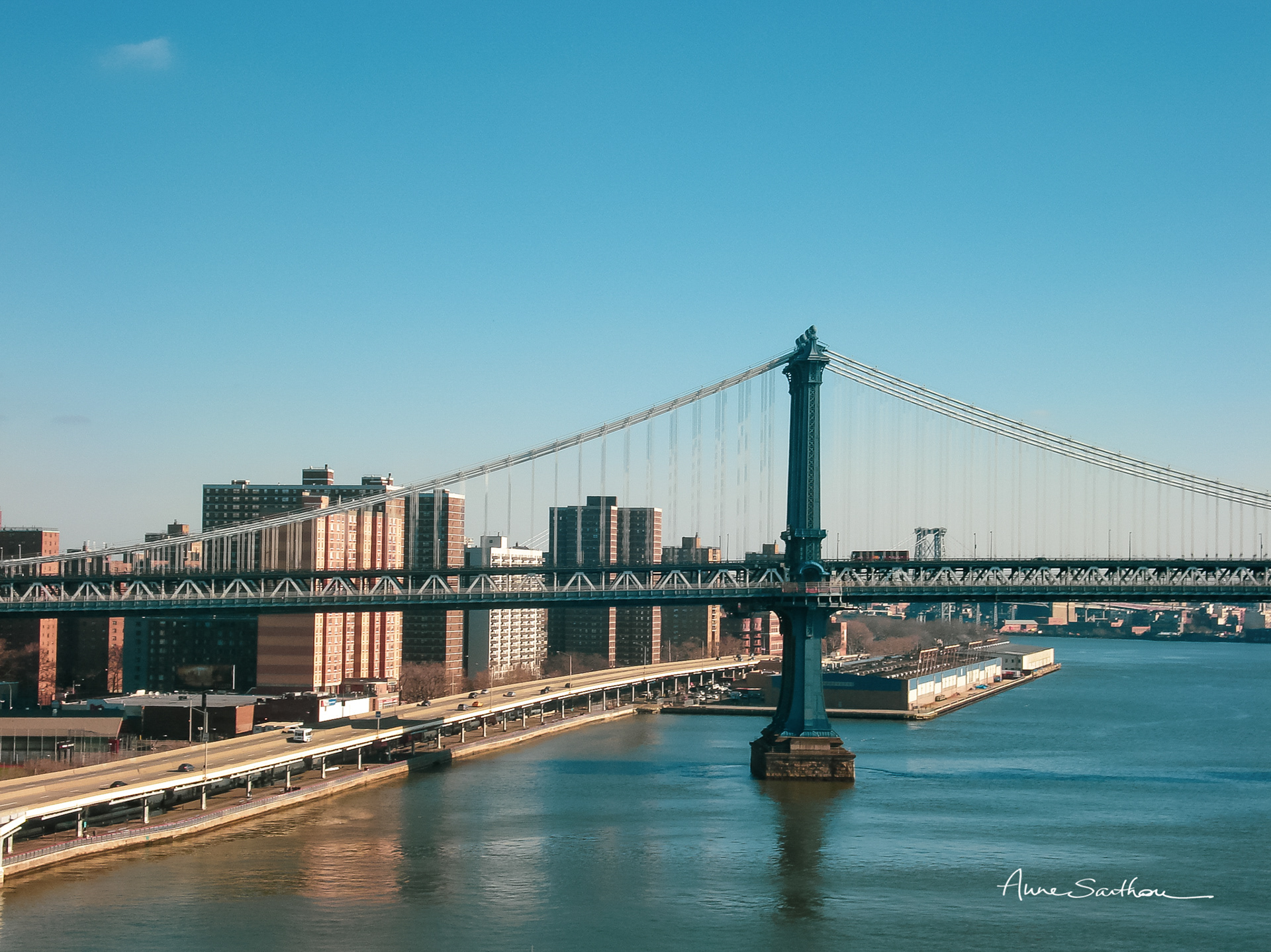 Un pont entre deux rives