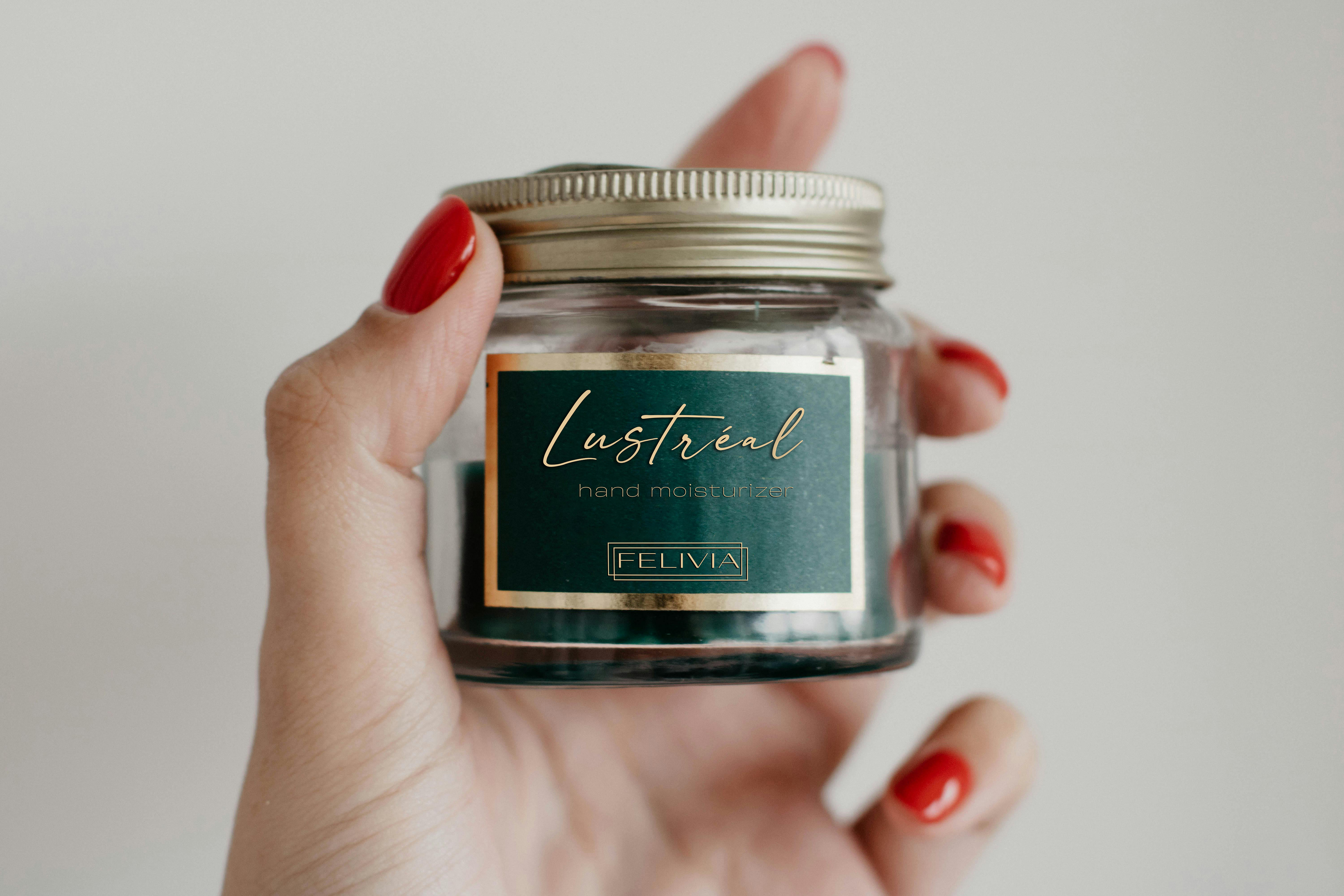 A cozy and natural jar design for Felivia's Lustreel hand cream, created for a tactile, handmade feel.
