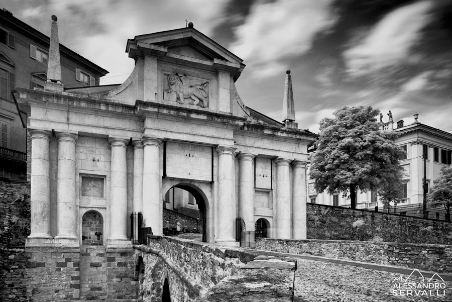 Porta San Giacomo (infrared)