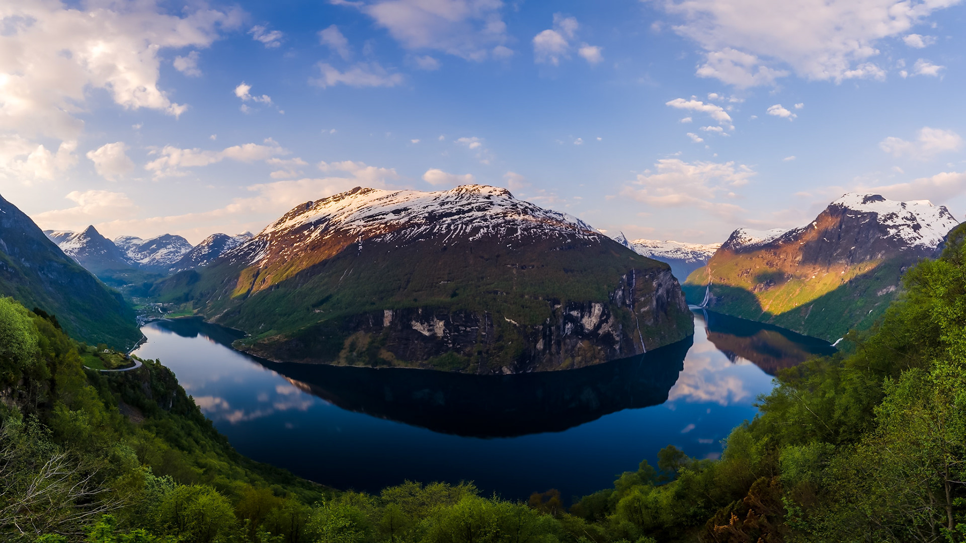 Blikk stille Geirangerfjorden