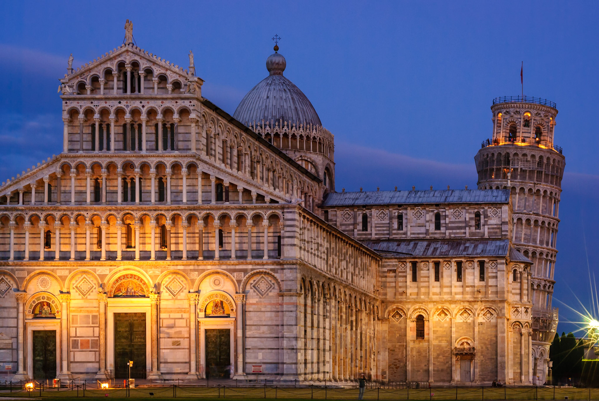 Duomo Santa Maria i kveldslys