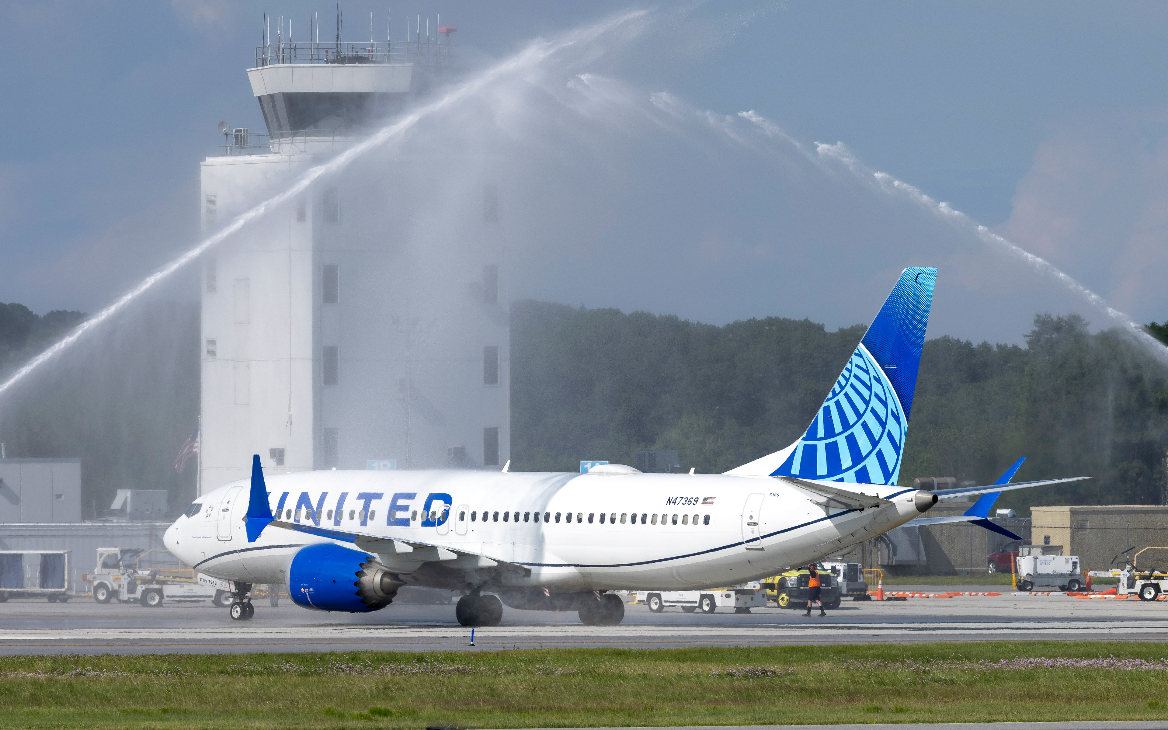 United Boeing 737 MAX 8 in Portland, ME
