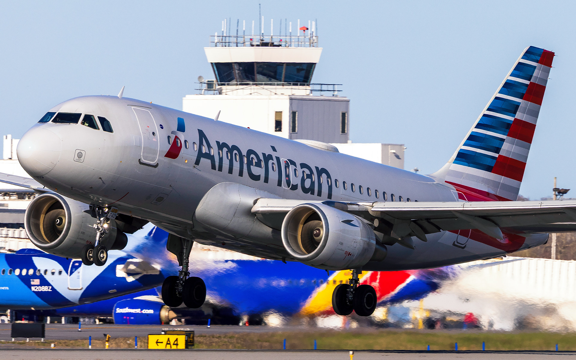 American Airbus A319 in Portland, ME