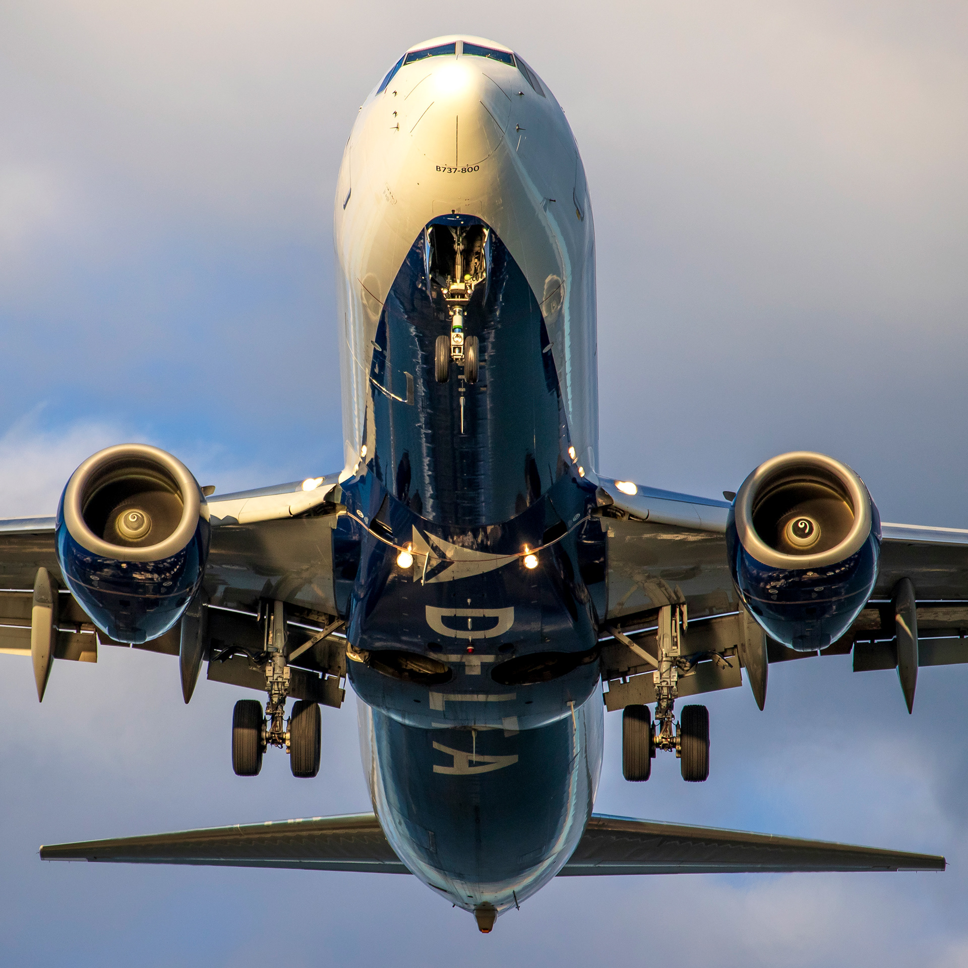 Delta Boeing 737-800 in Boston, MA