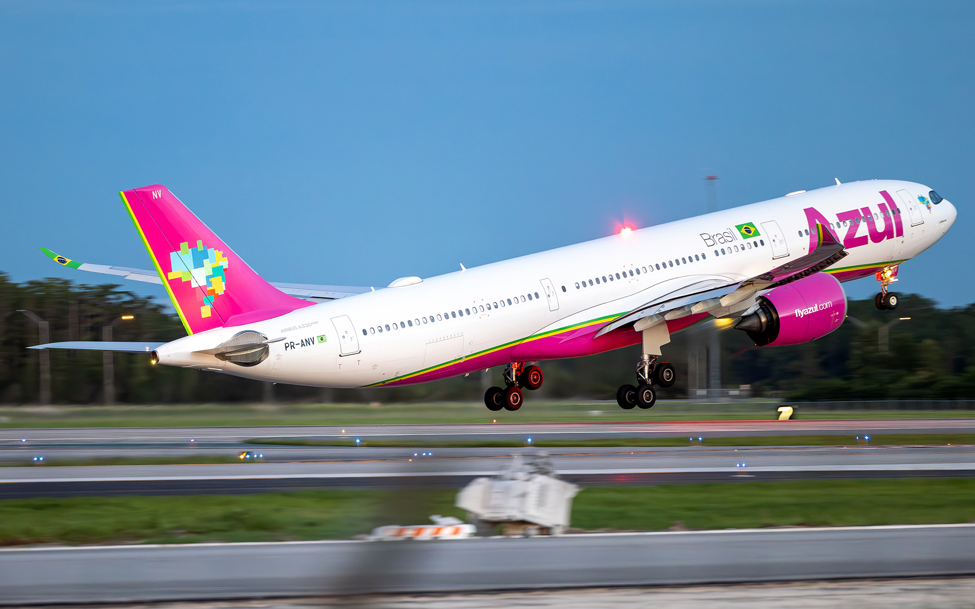 Azul Airbus A330-900neo in Orlando, FL - Pink Ribbon Livery