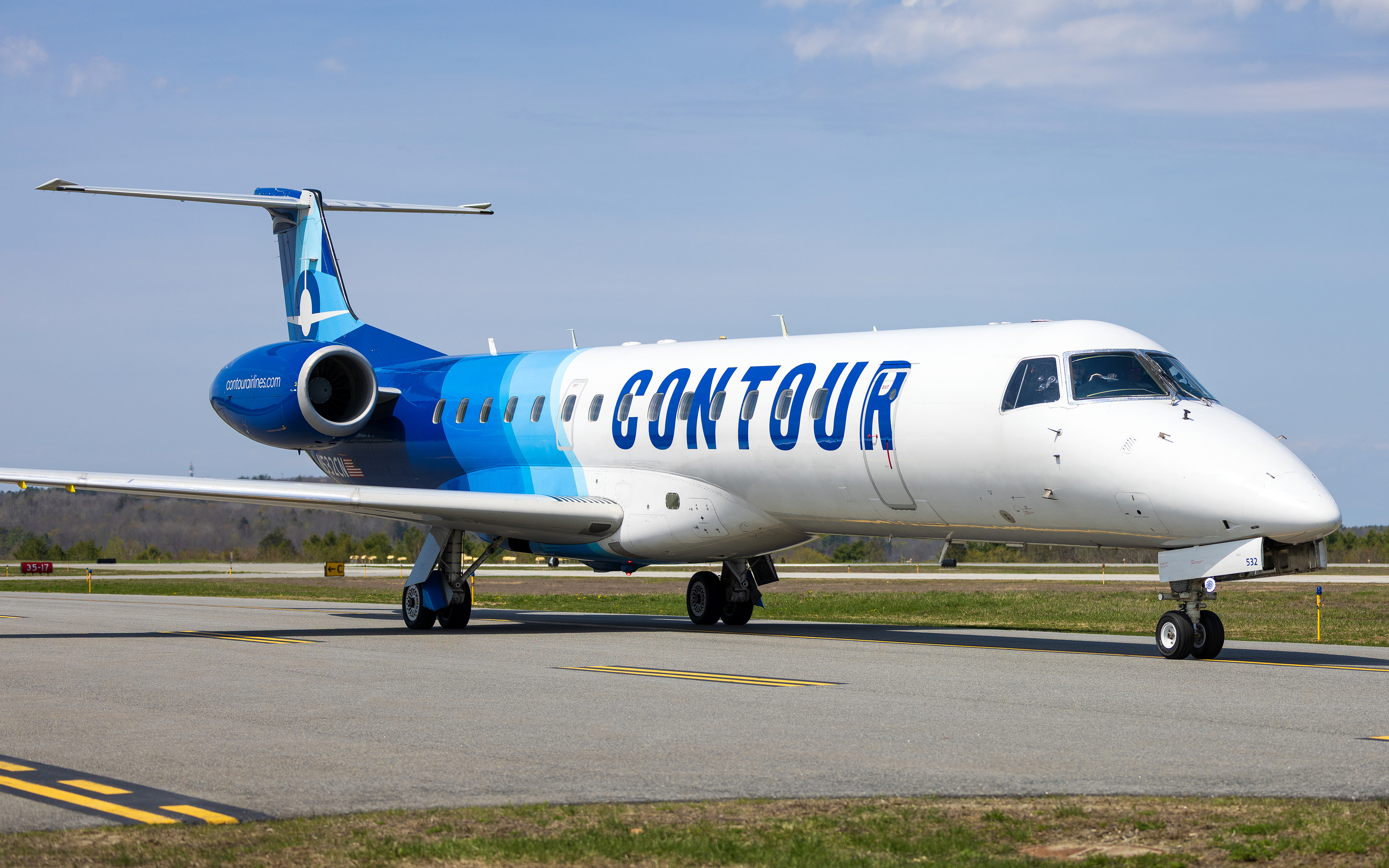 Contour Embraer ERJ-145 in Augusta, ME