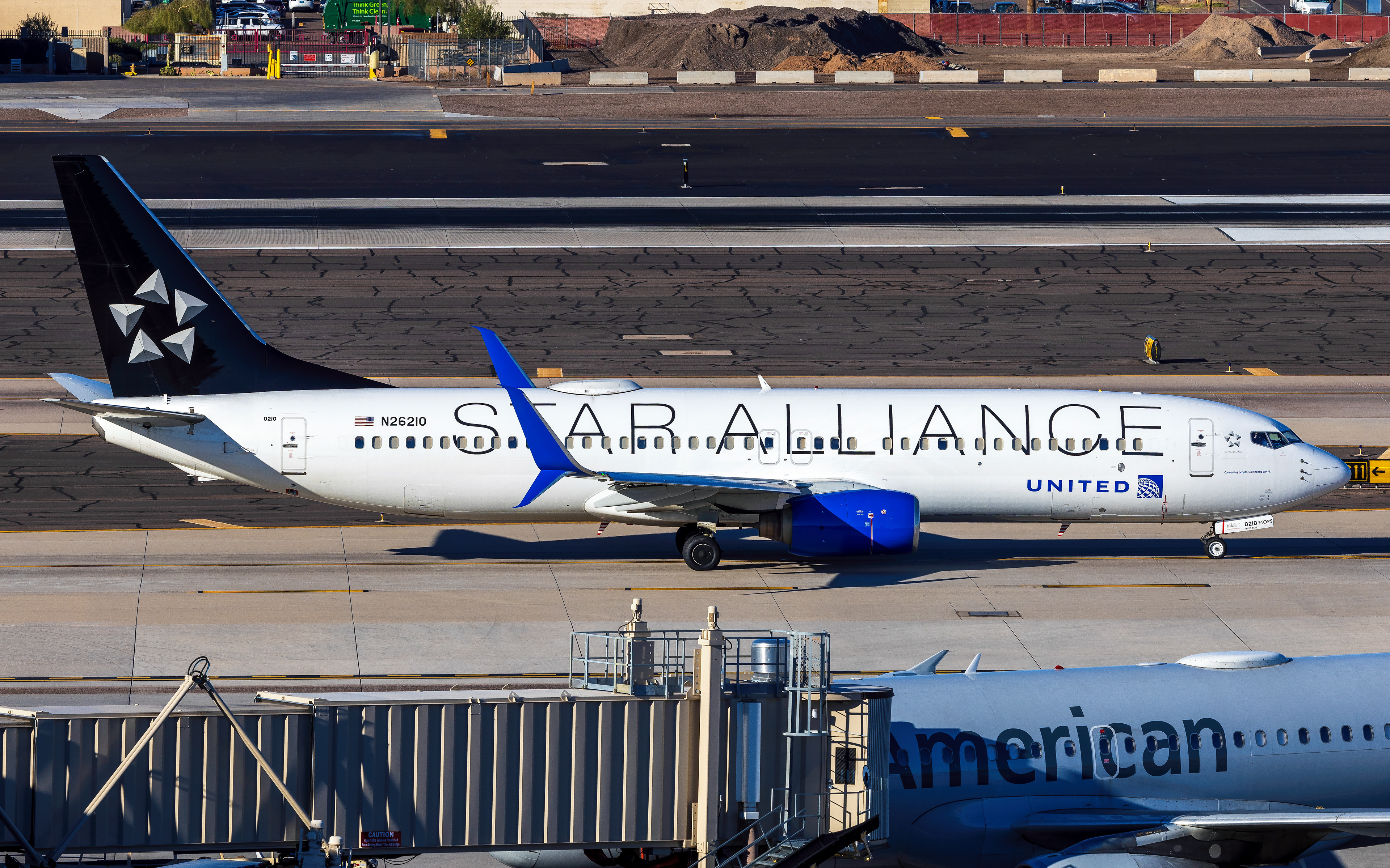 United Boeing 737-800 in Phoenix, AZ - Star Alliance Livery