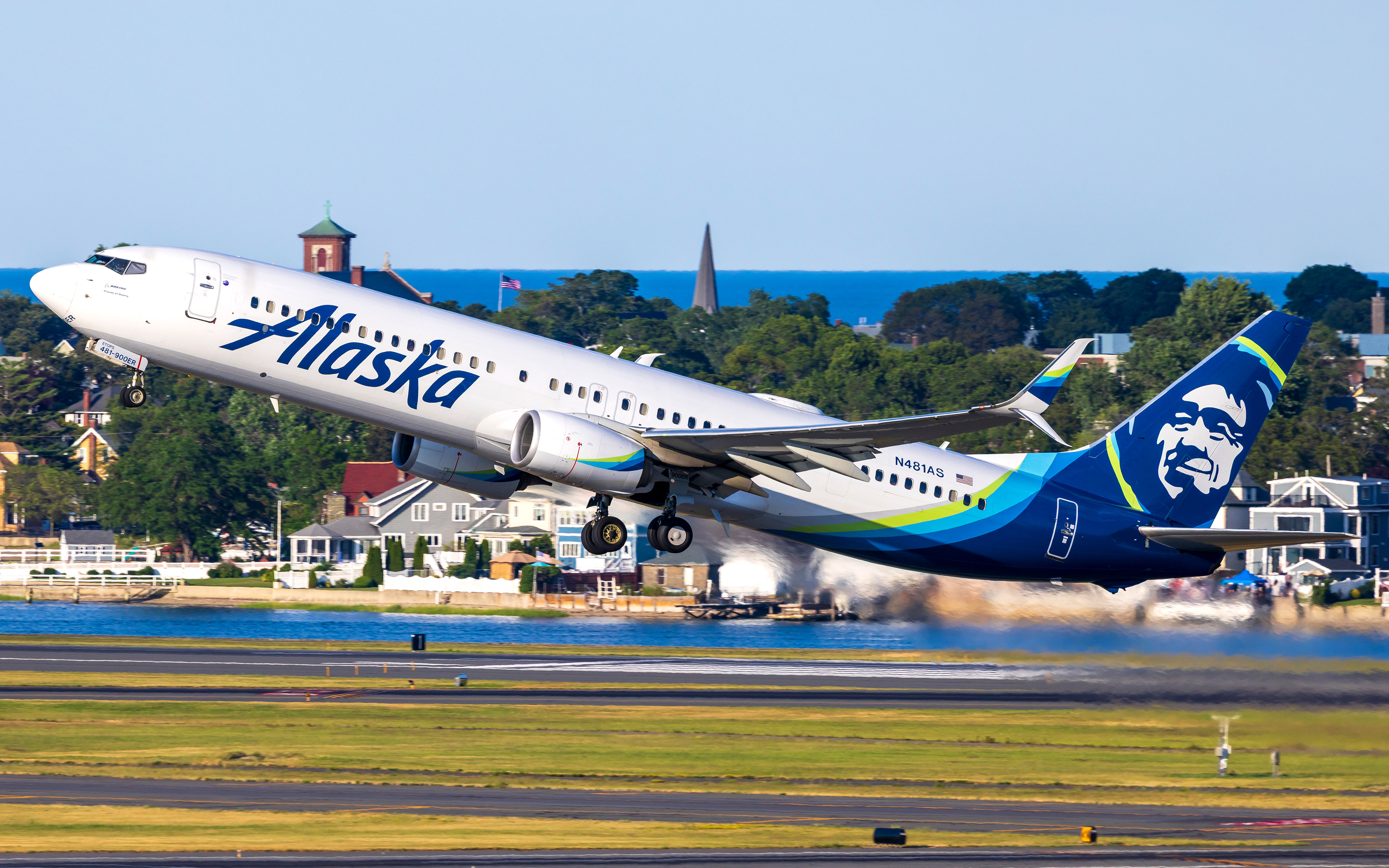 Alaska Boeing 737-900 in Boston, MA
