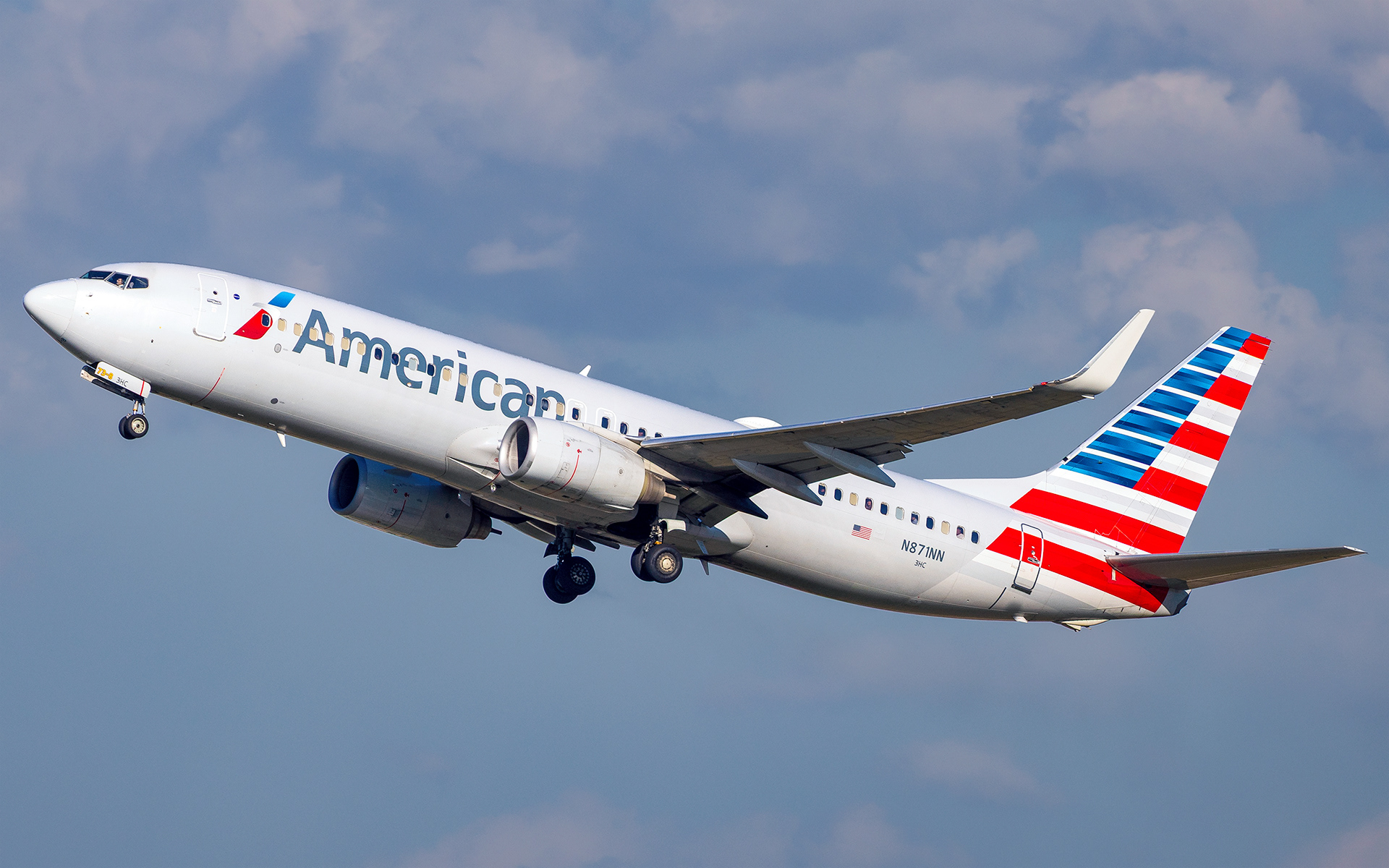 American Boeing 737-800 in Charlotte, NC