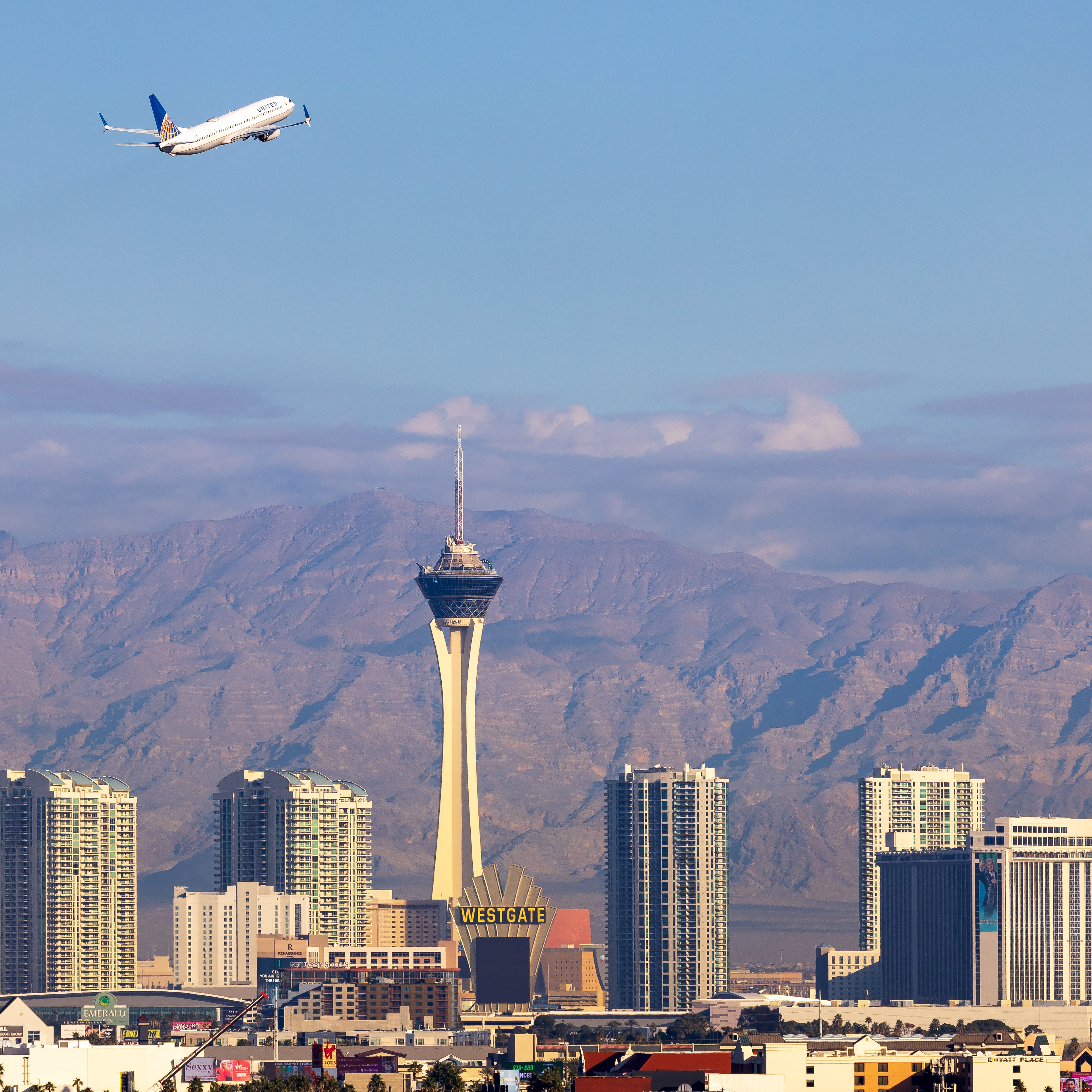 United Boeing 737-900 in Las Vegas, NV